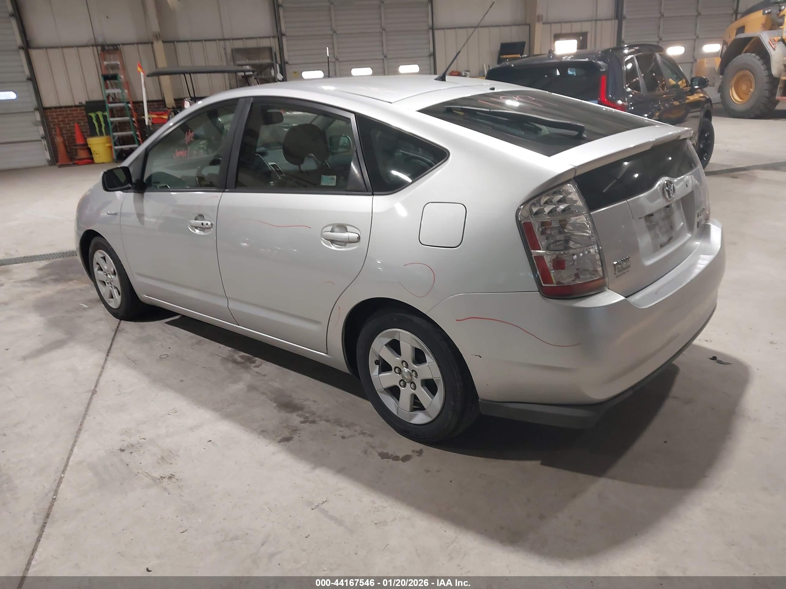 TOYOTA PRIUS image 3