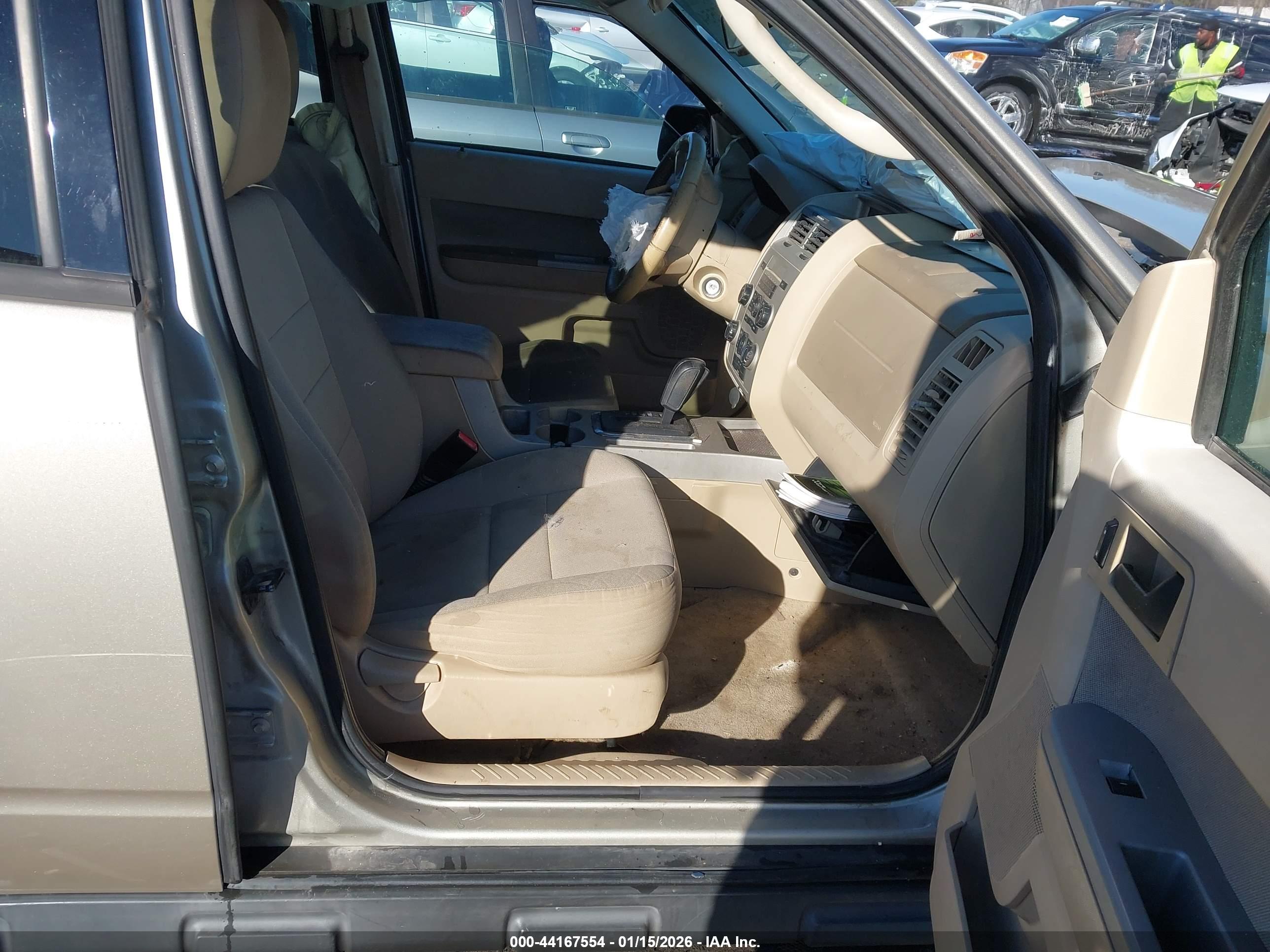 FORD ESCAPE image 5