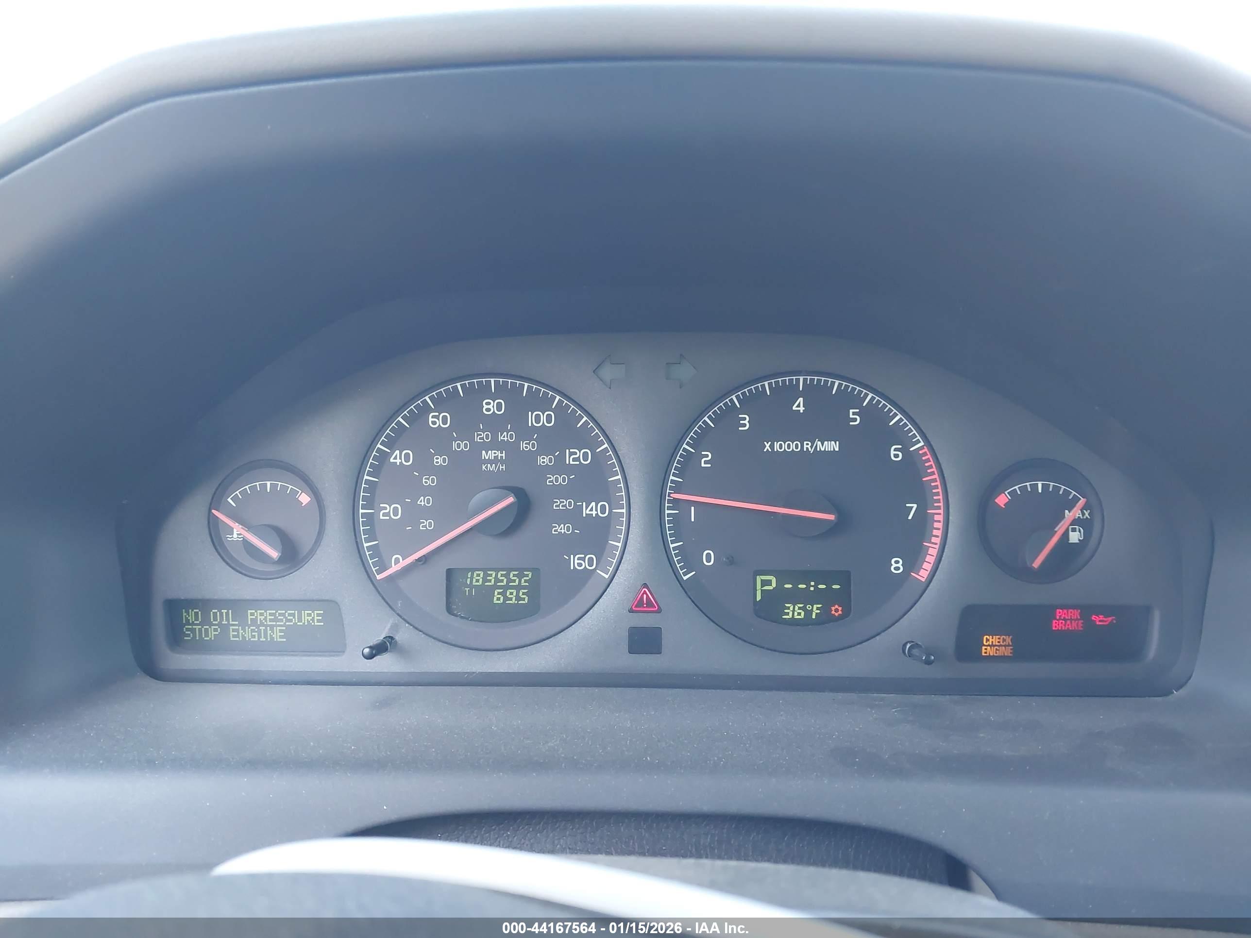 VOLVO V70 image 7
