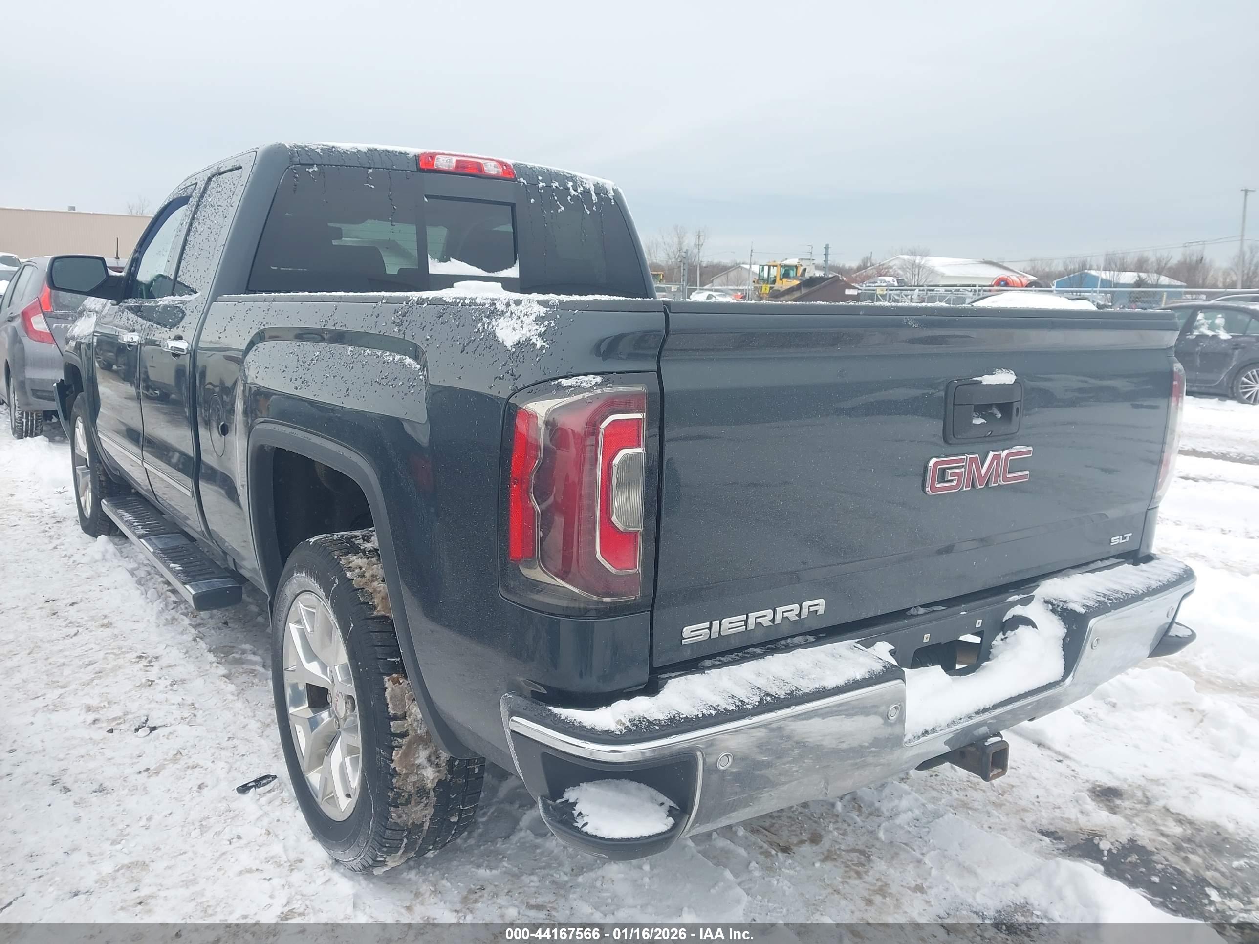 GMC SIERRA image 3