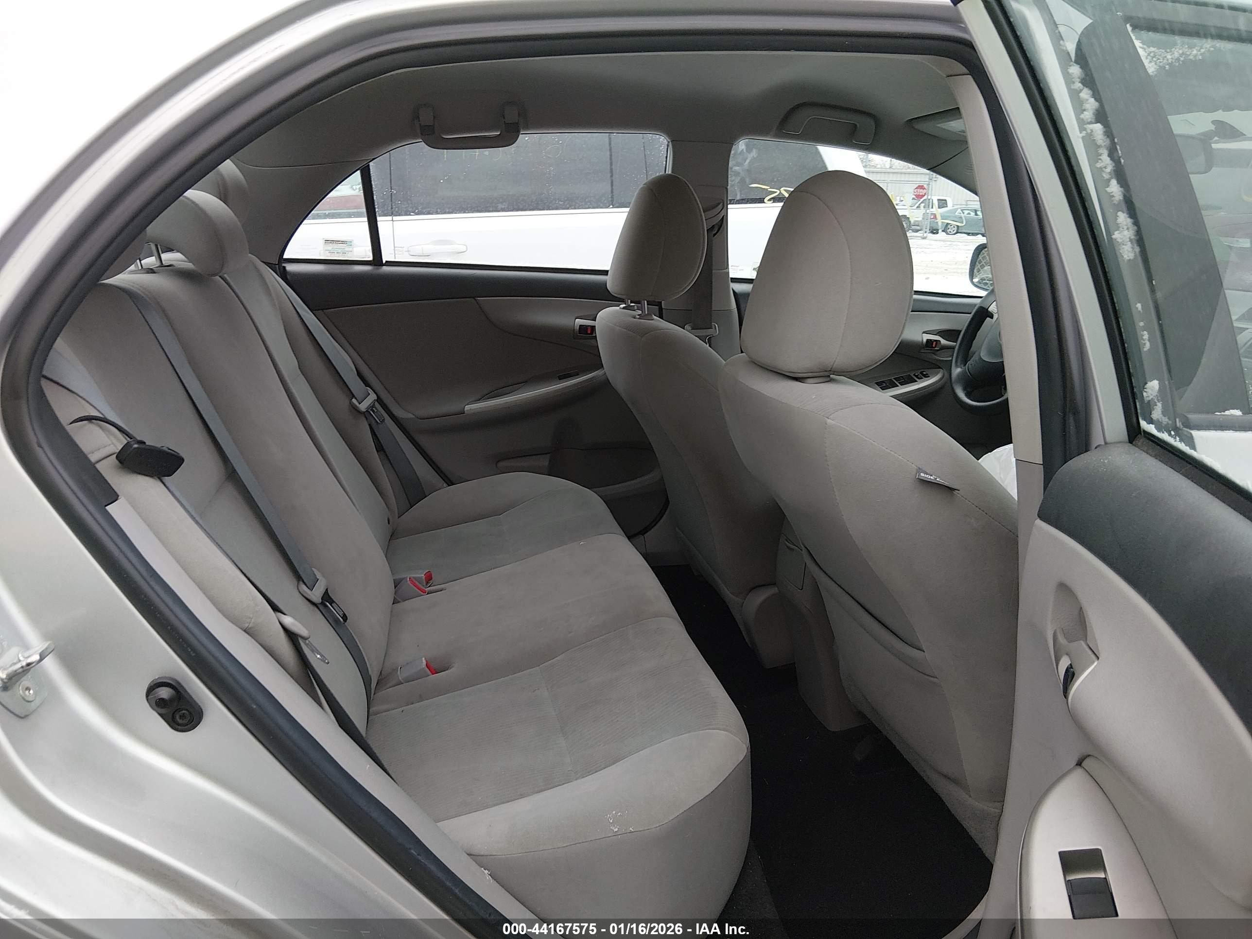 TOYOTA COROLLA image 8