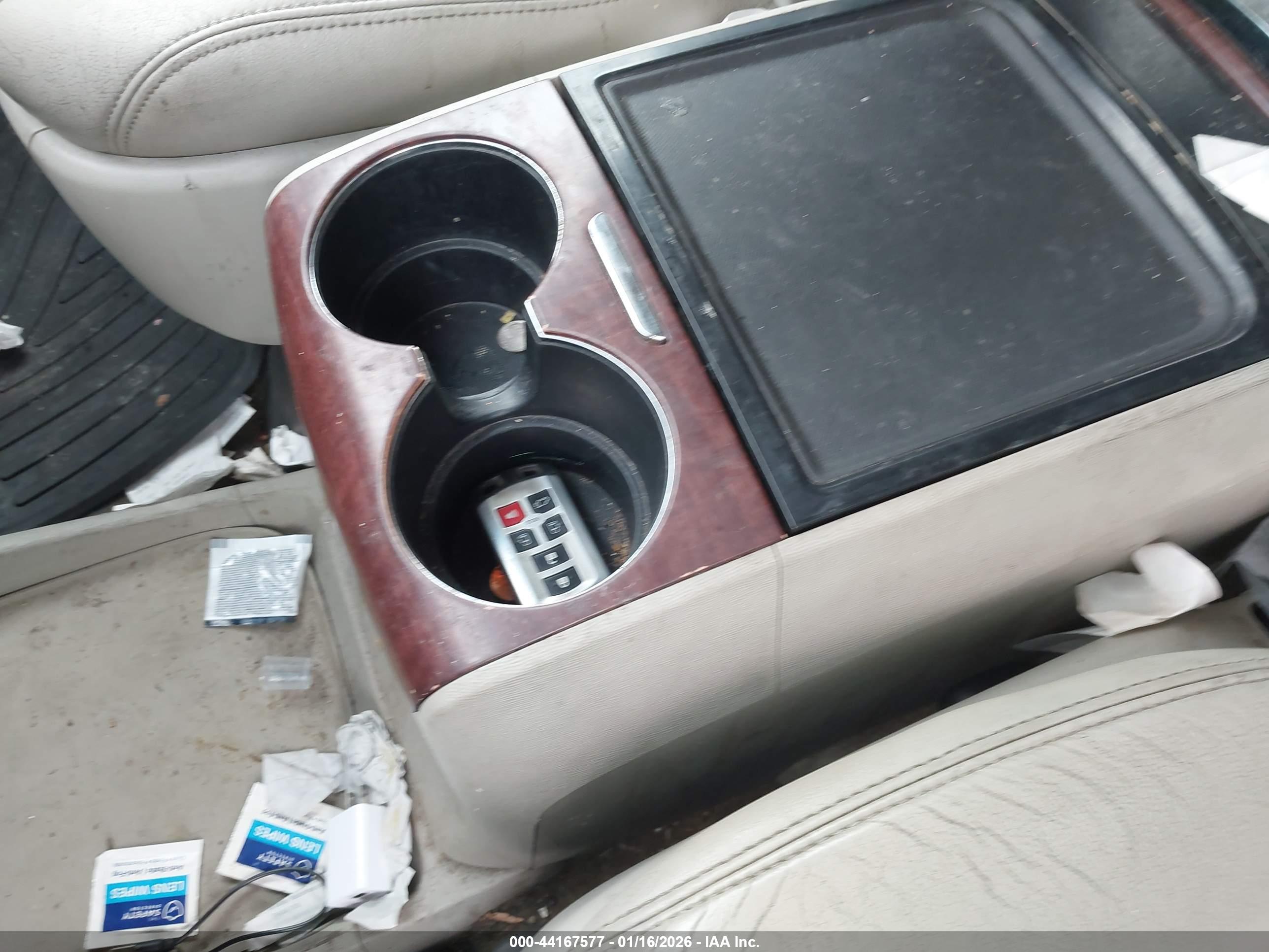 TOYOTA SIENNA image 11