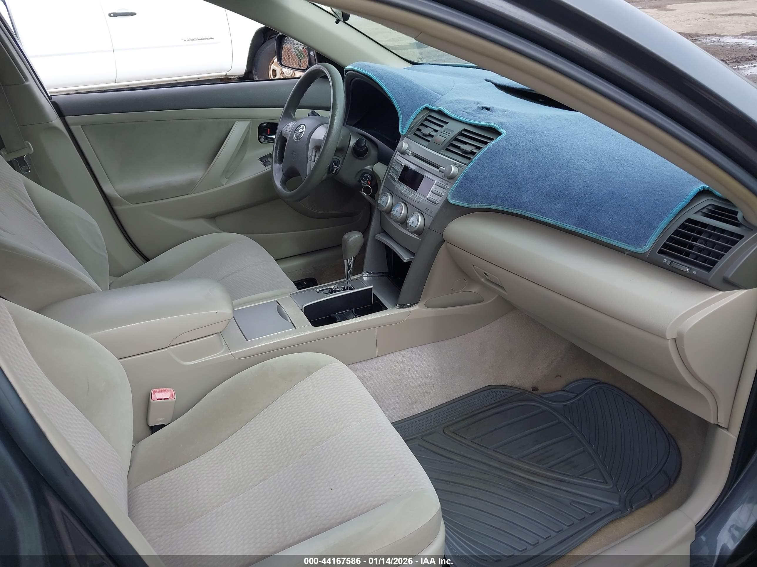 TOYOTA CAMRY image 5