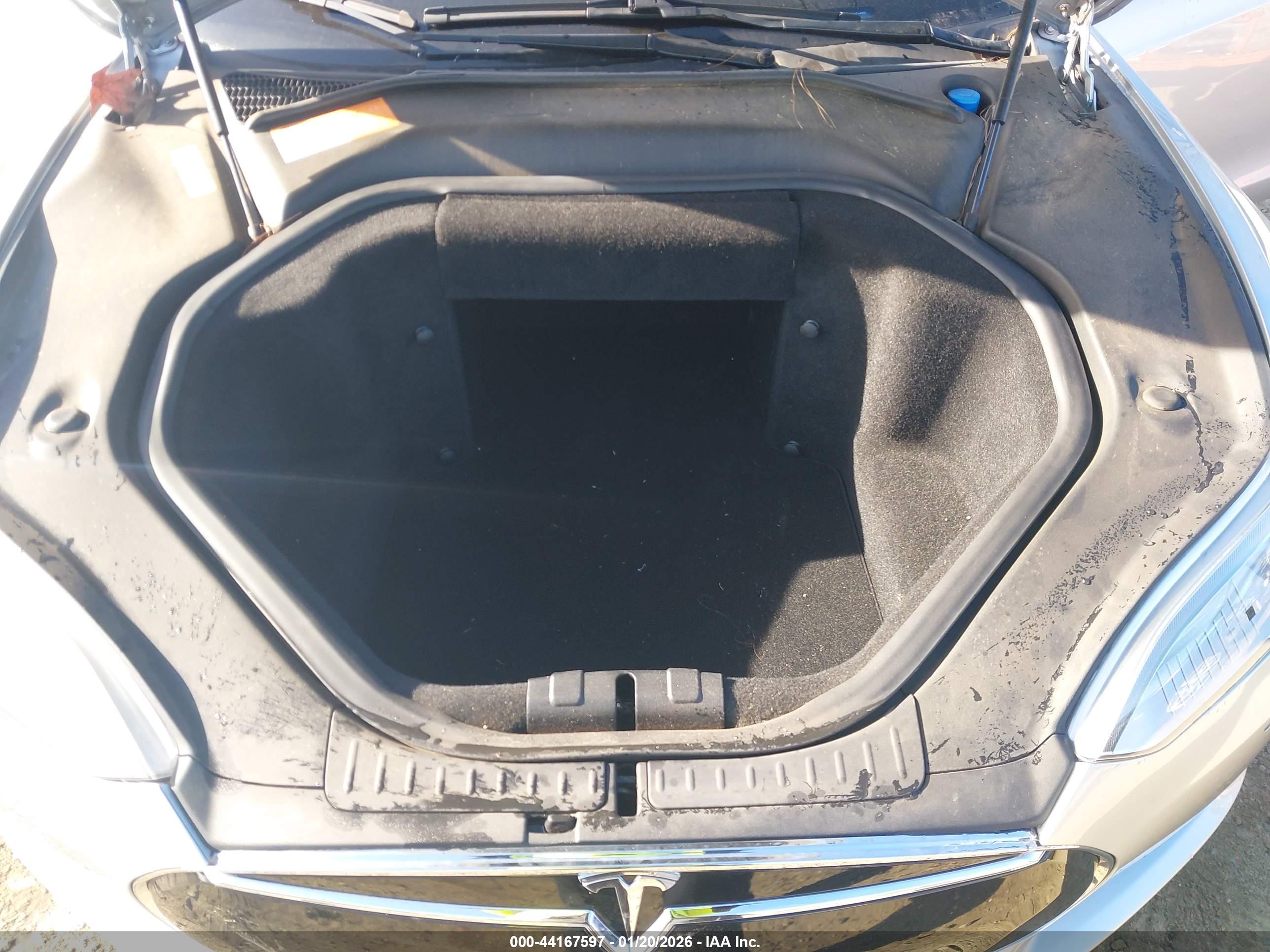 TESLA MODEL image 10