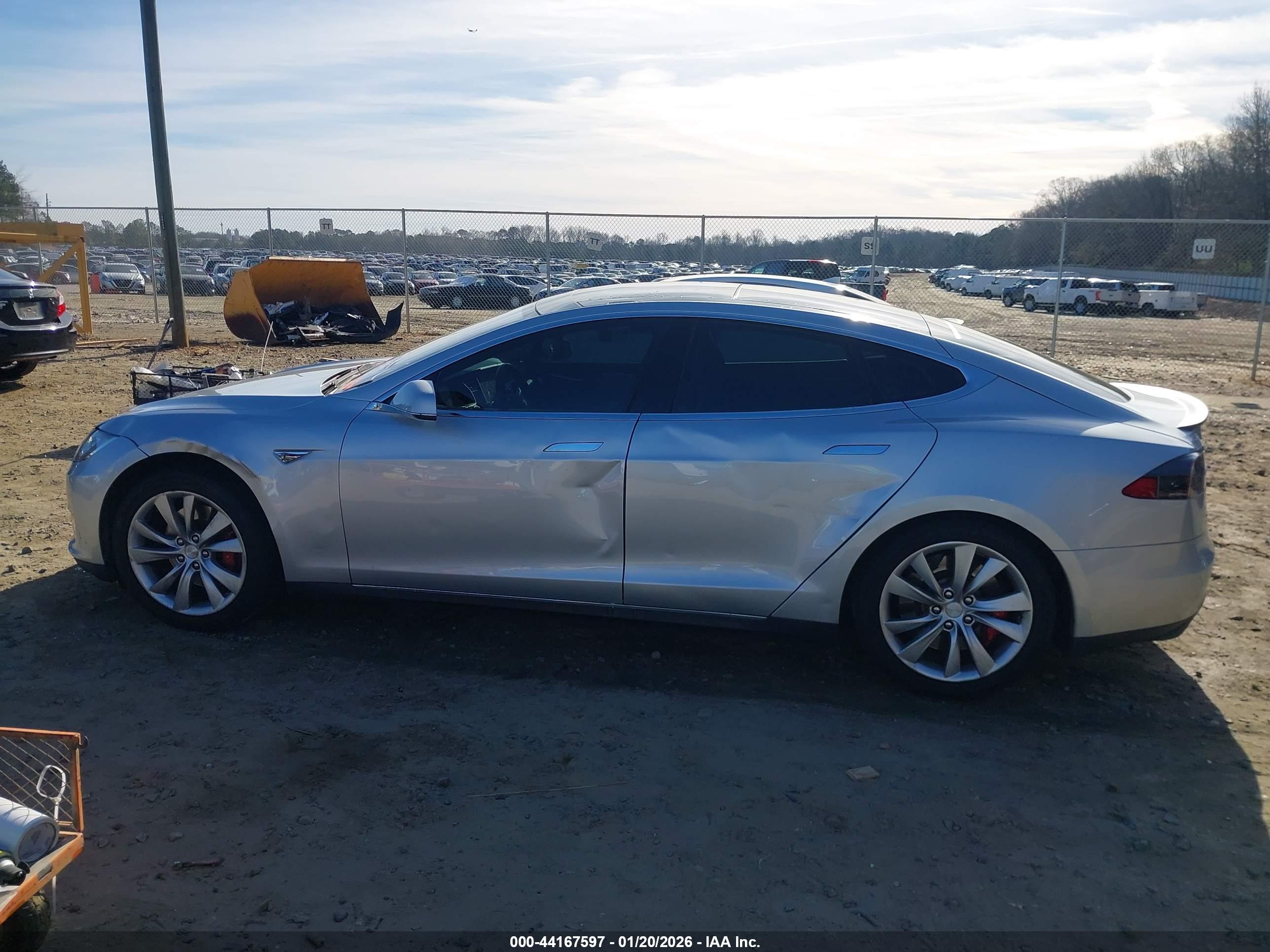 TESLA MODEL image 6