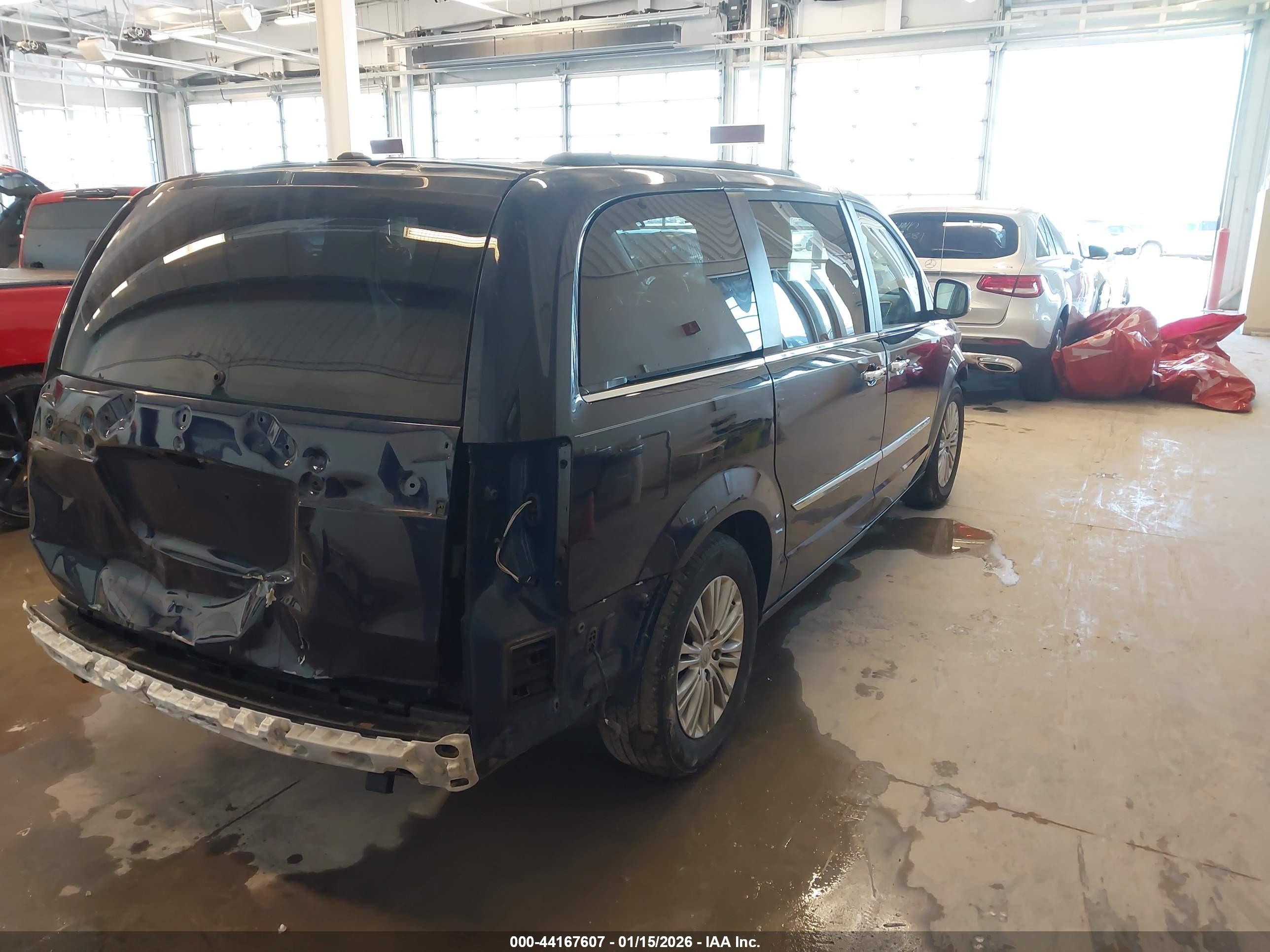 CHRYSLER TOWN image 4