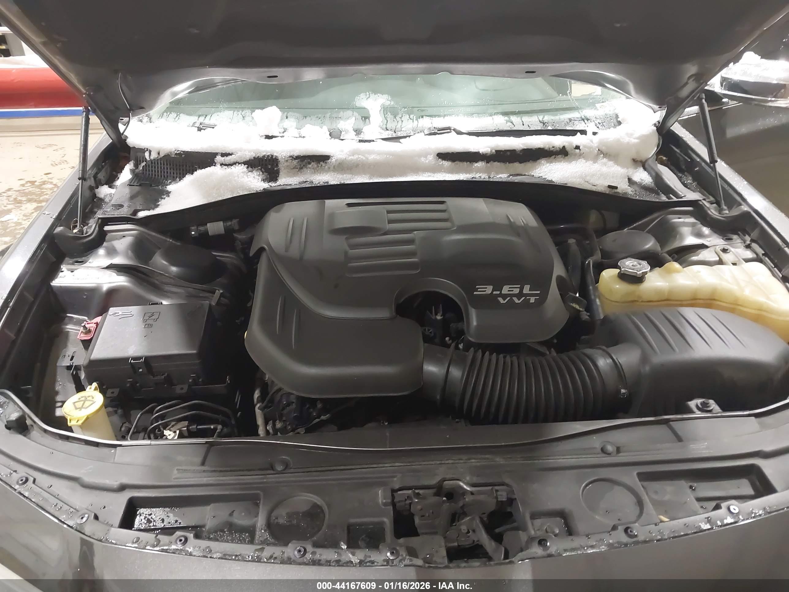 CHRYSLER 300C image 10
