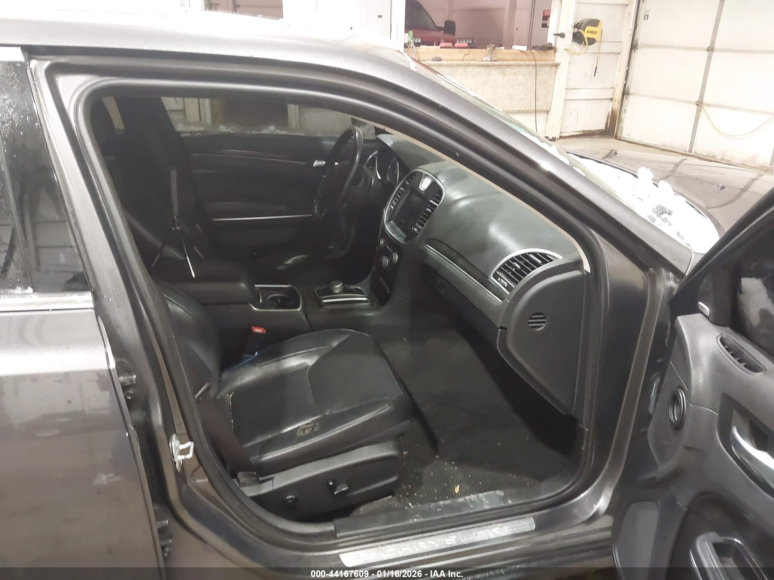 CHRYSLER 300C image 5