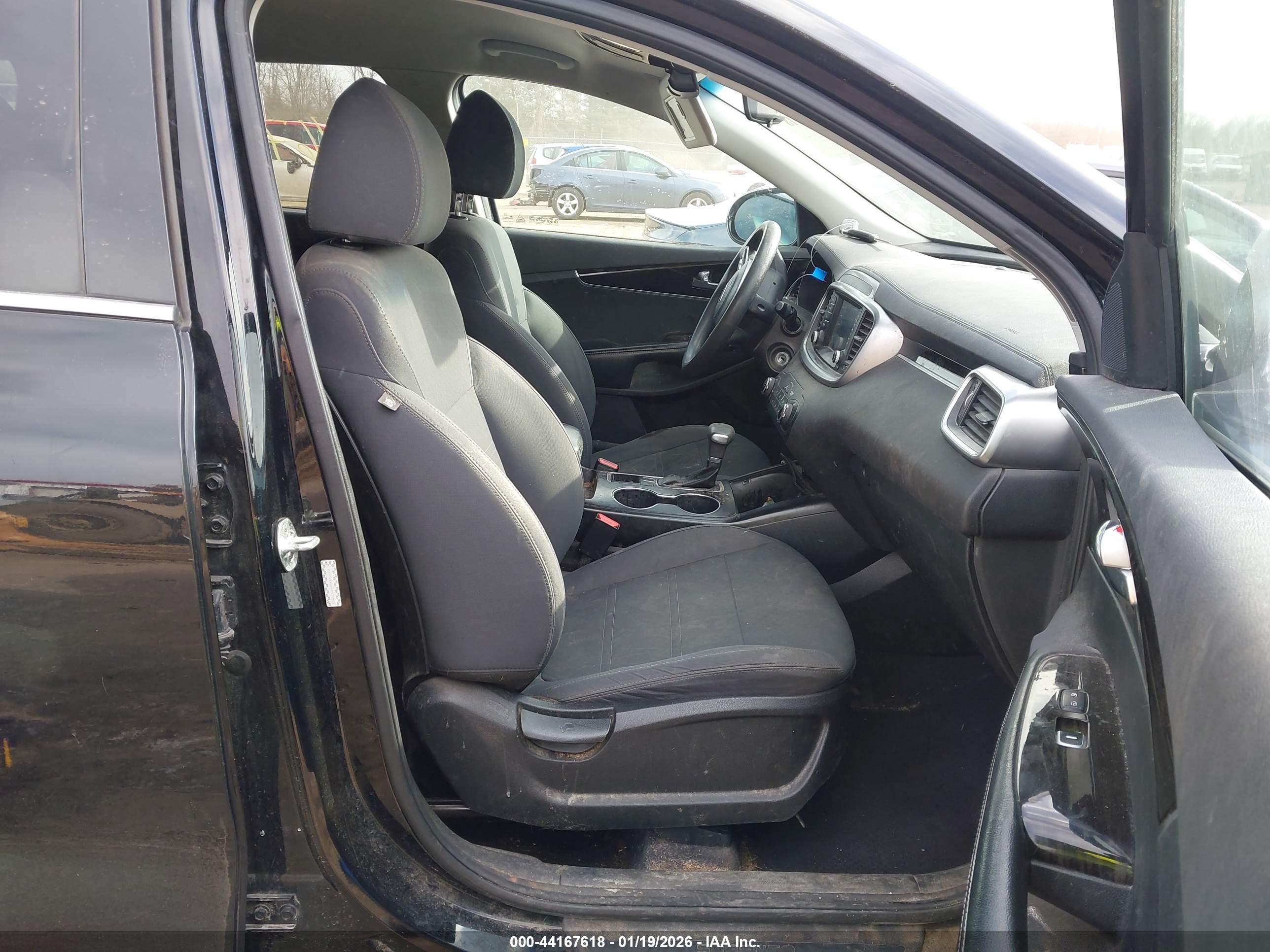 KIA SORENTO image 5