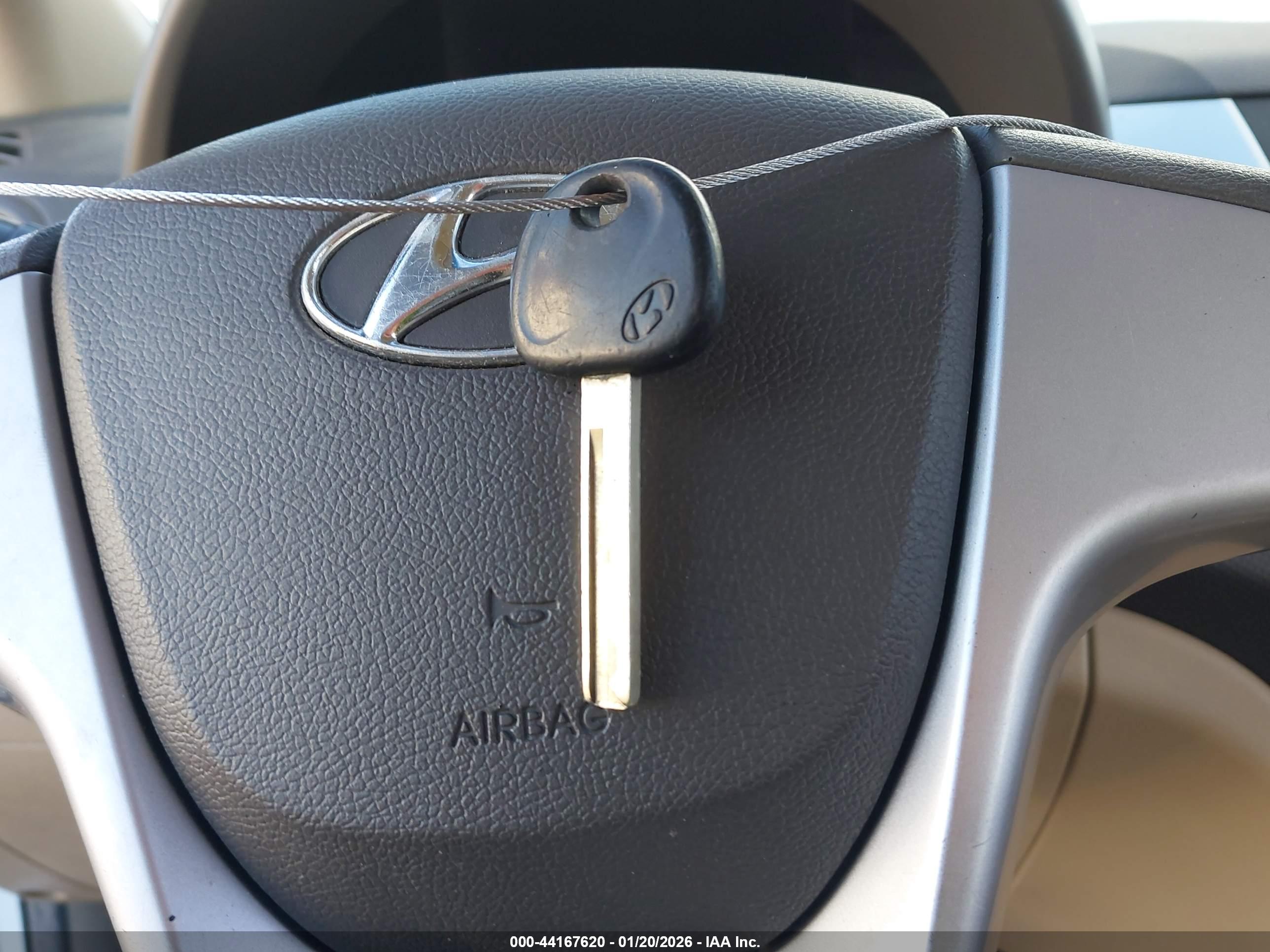 HYUNDAI ACCENT image 11