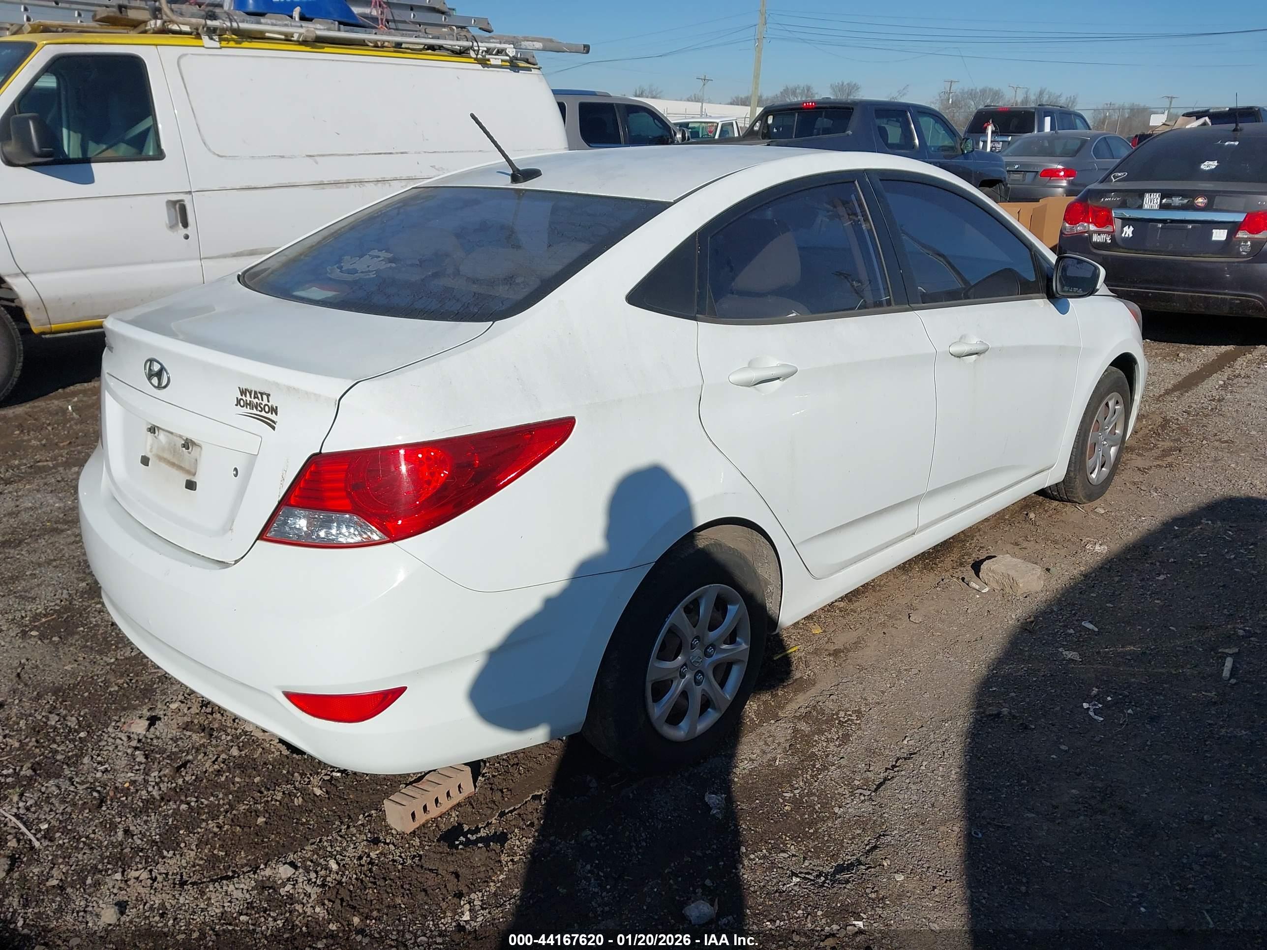 HYUNDAI ACCENT image 4