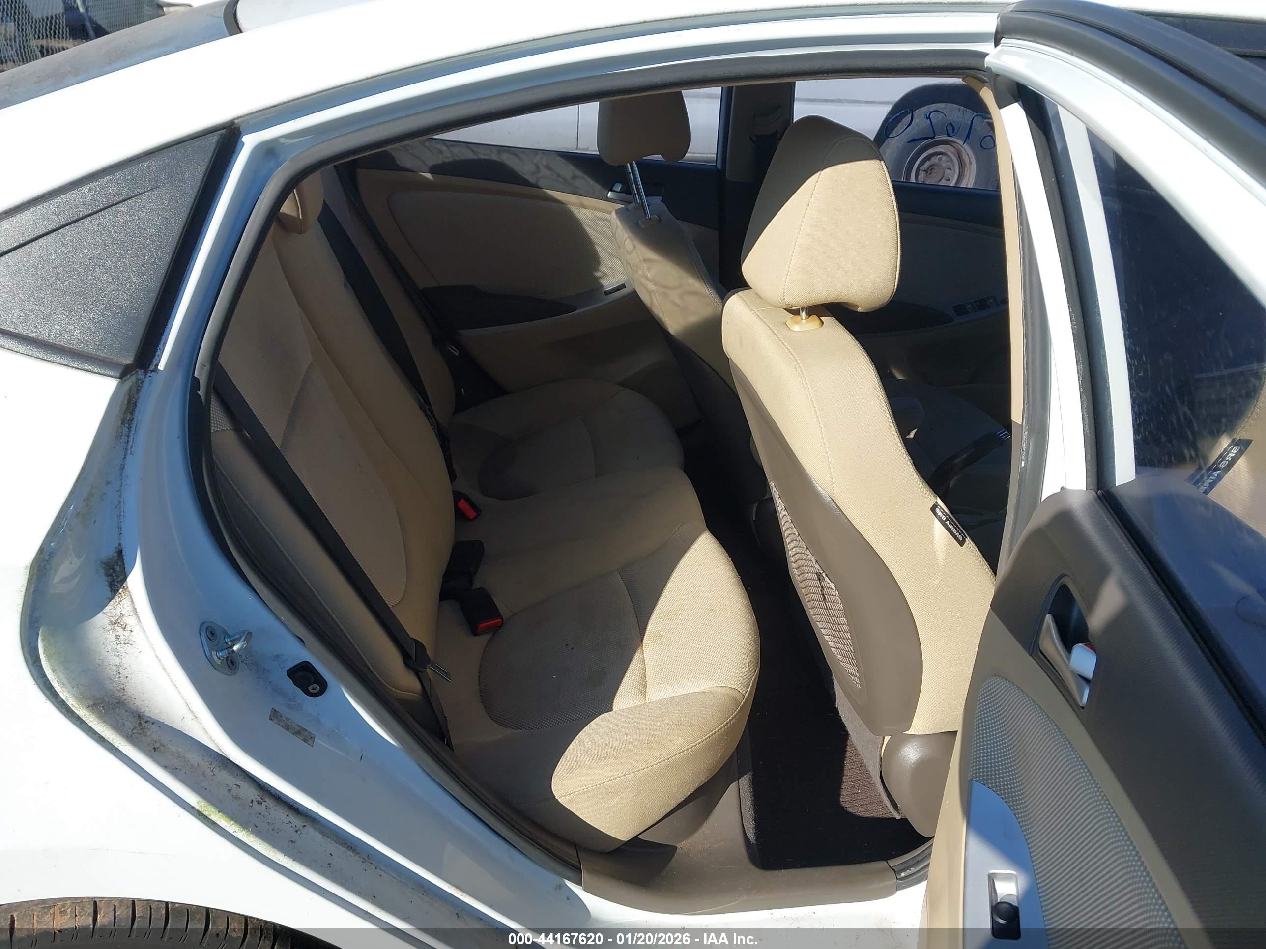 HYUNDAI ACCENT image 8