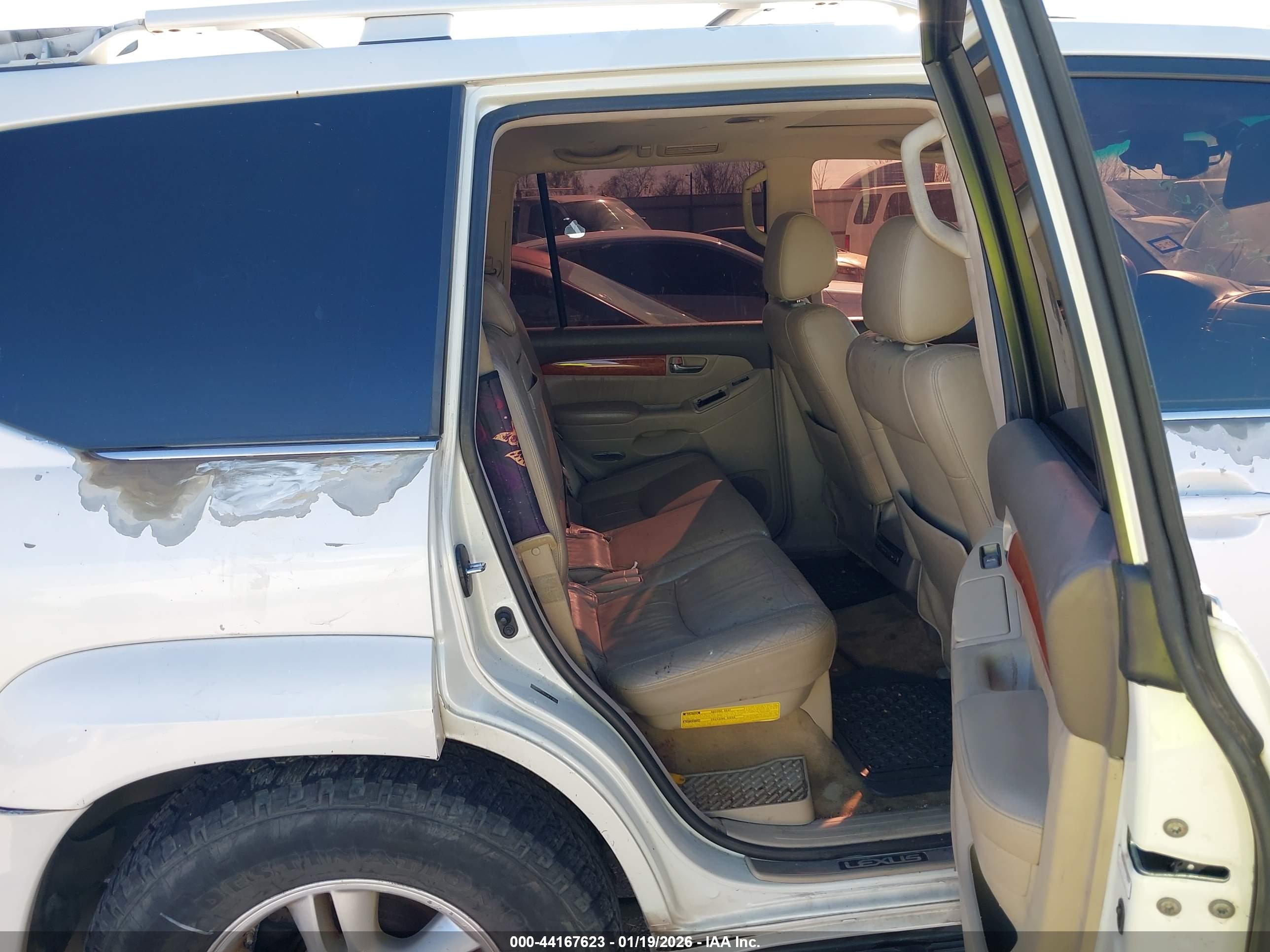 LEXUS GX image 8