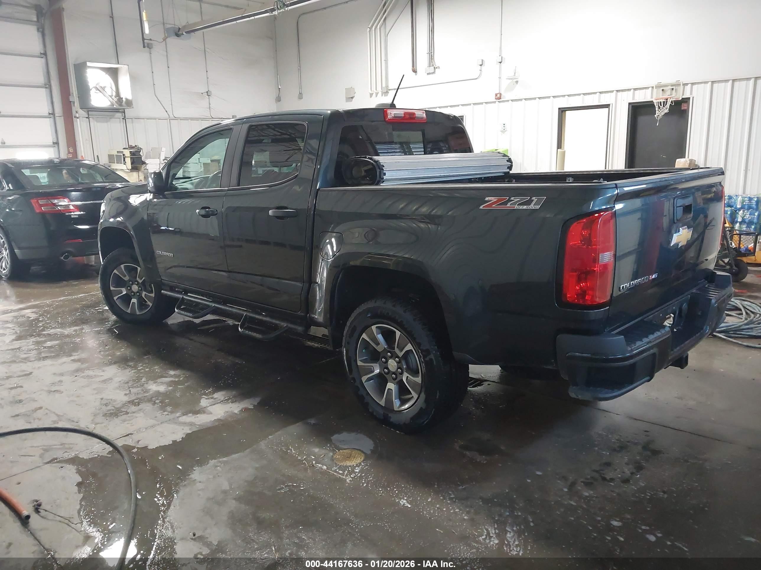 CHEVROLET COLORADO image 3