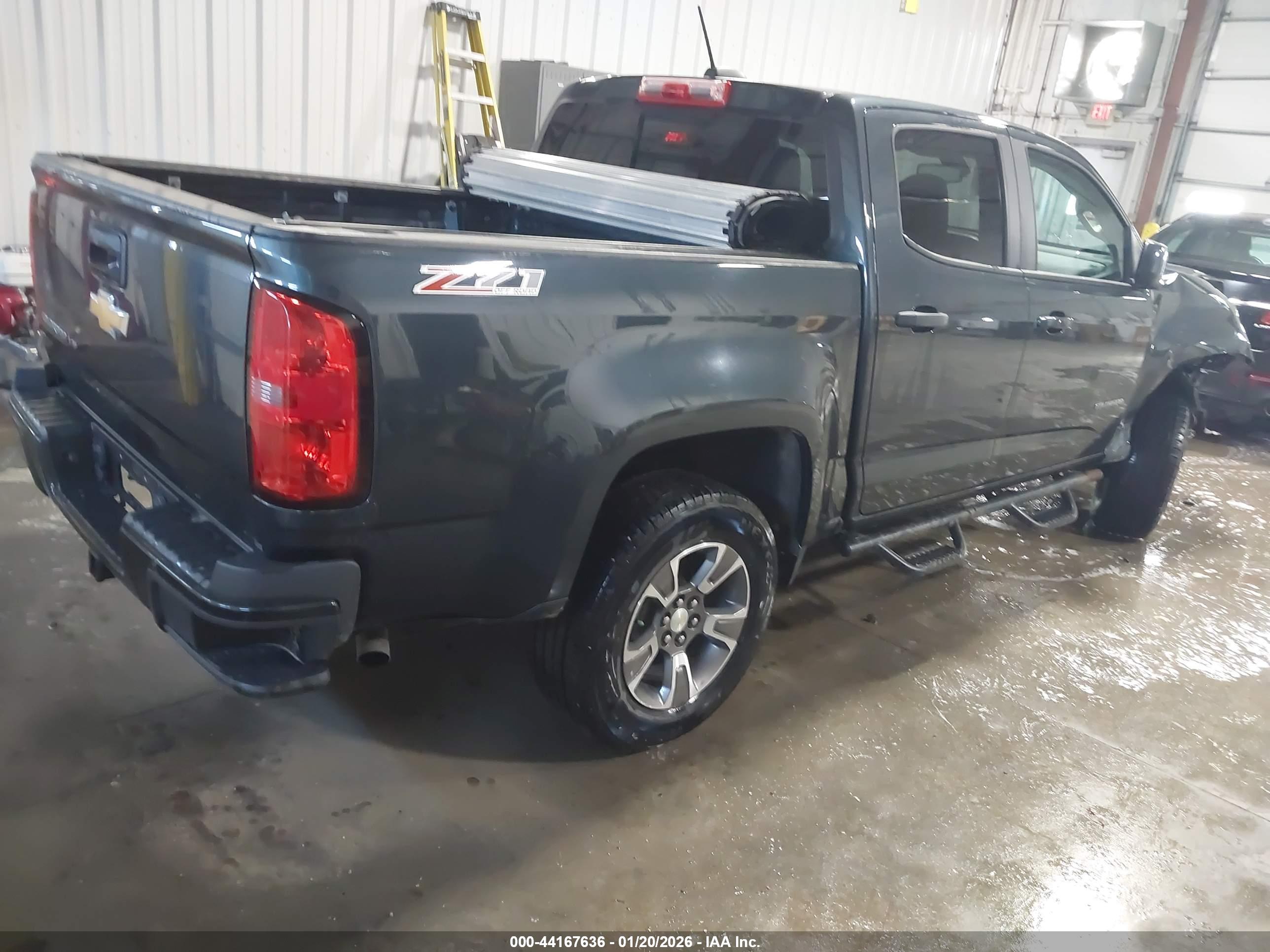 CHEVROLET COLORADO image 4