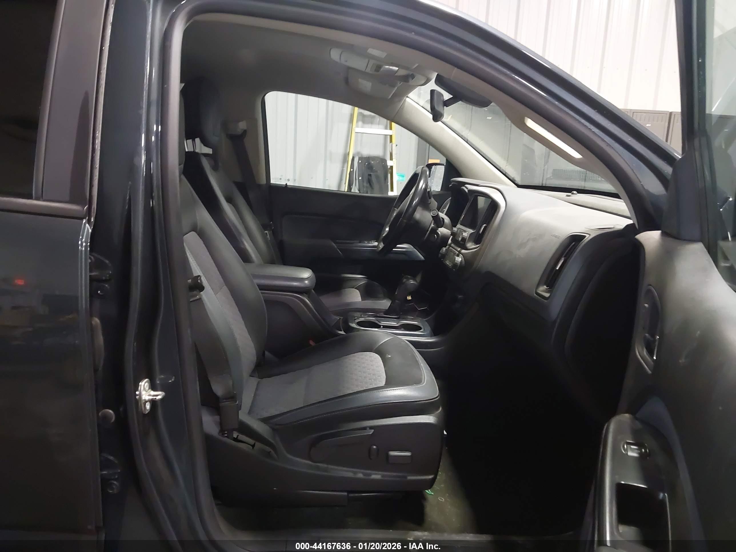 CHEVROLET COLORADO image 5