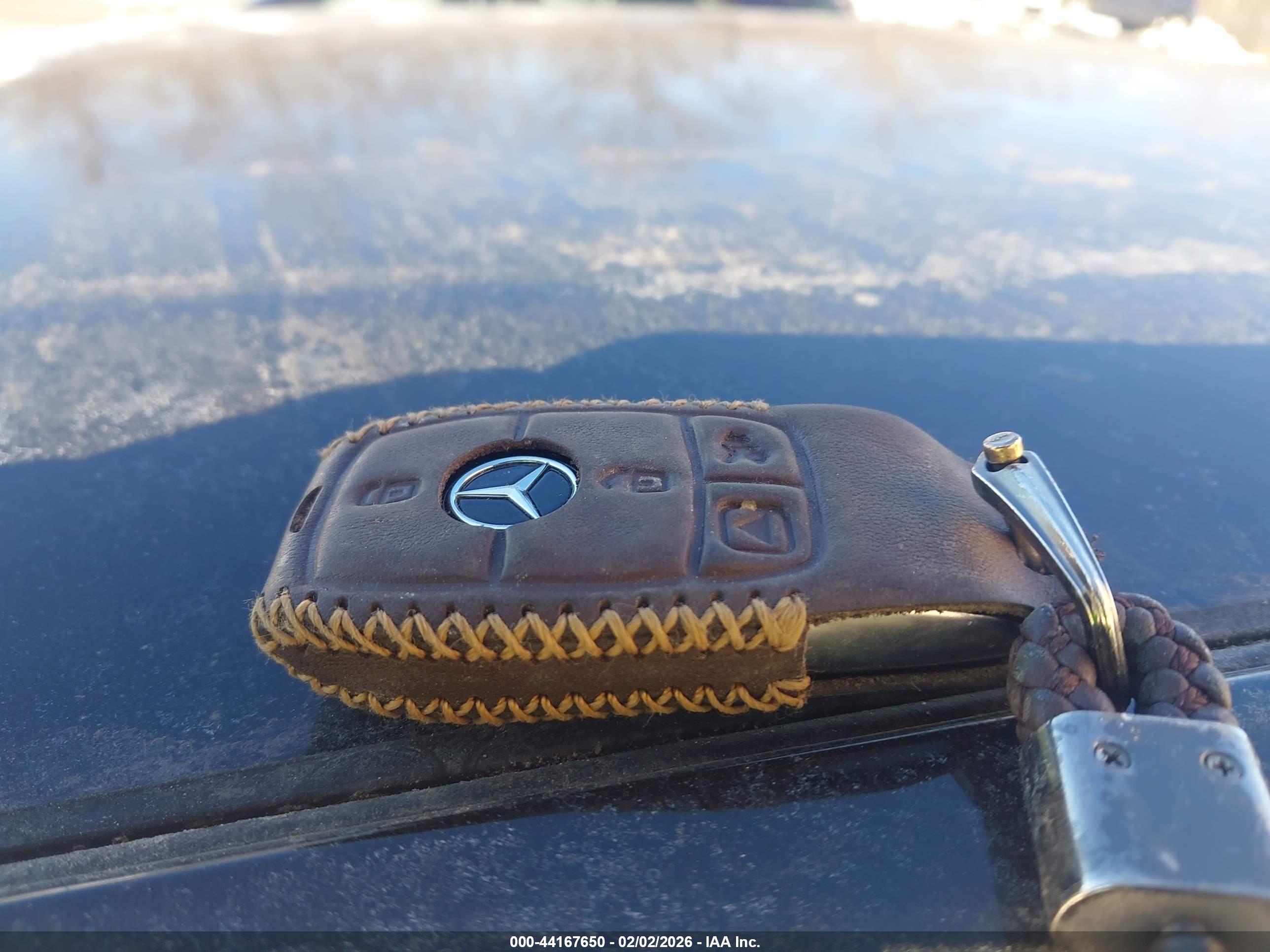 MERCEDES-BENZ E image 11
