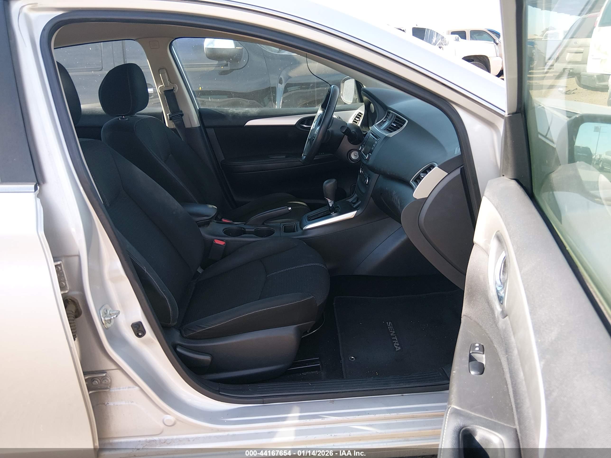 NISSAN SENTRA image 5