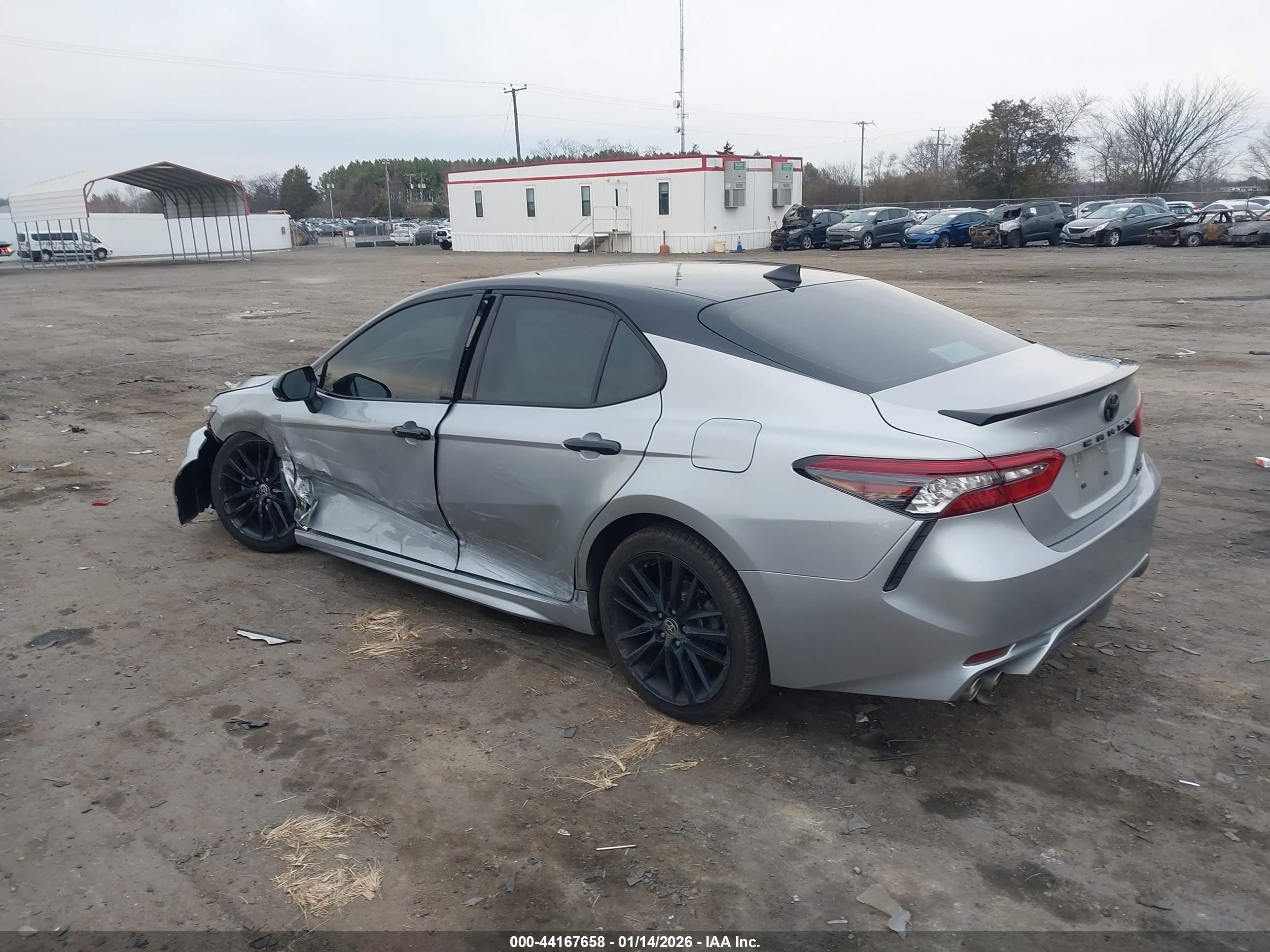 TOYOTA CAMRY image 3