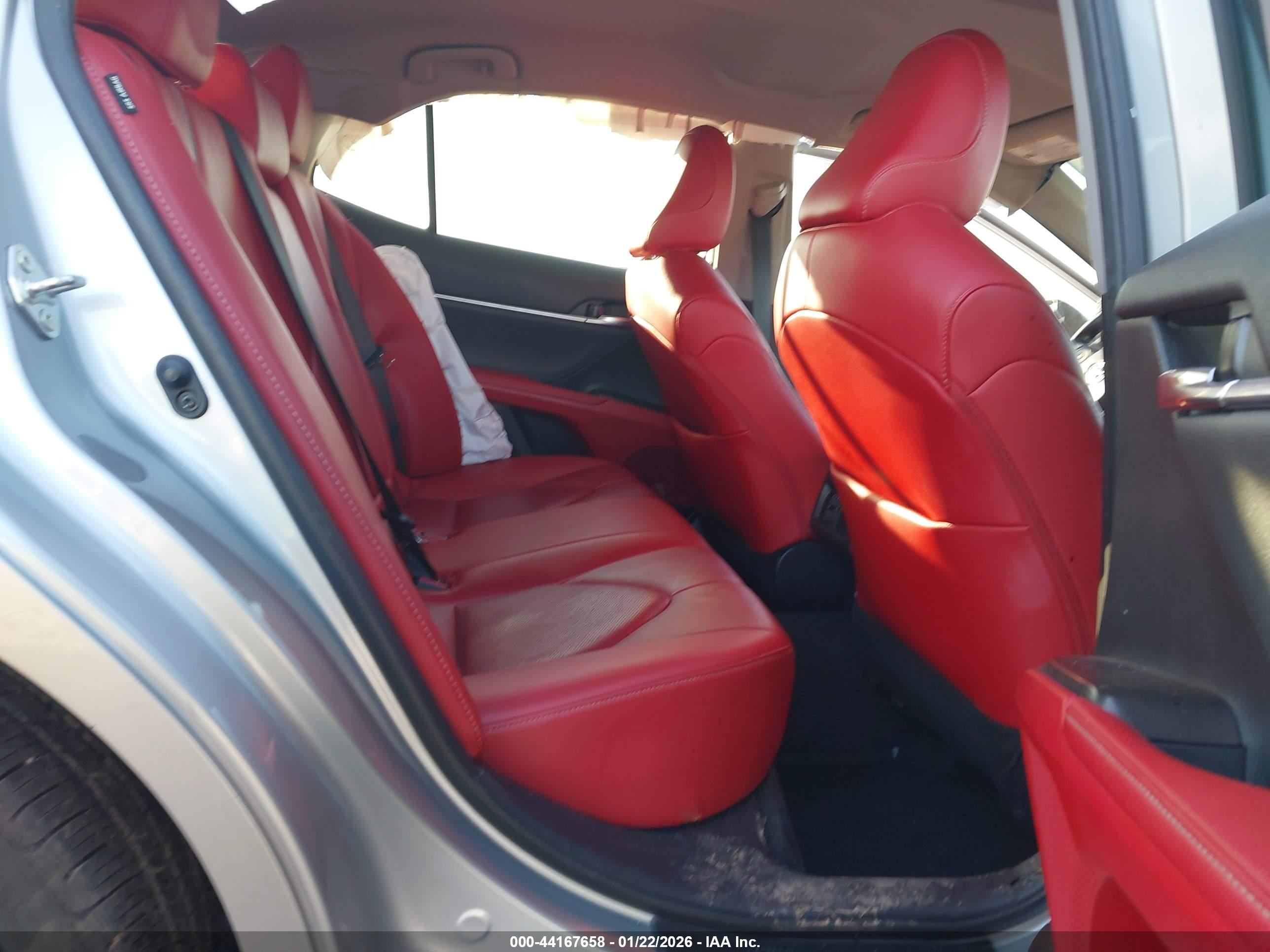 TOYOTA CAMRY image 8