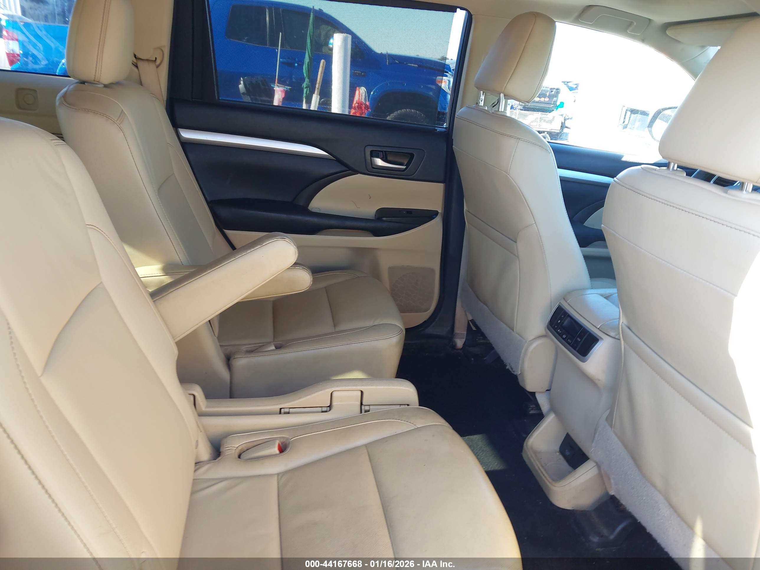 TOYOTA HIGHLANDER image 8