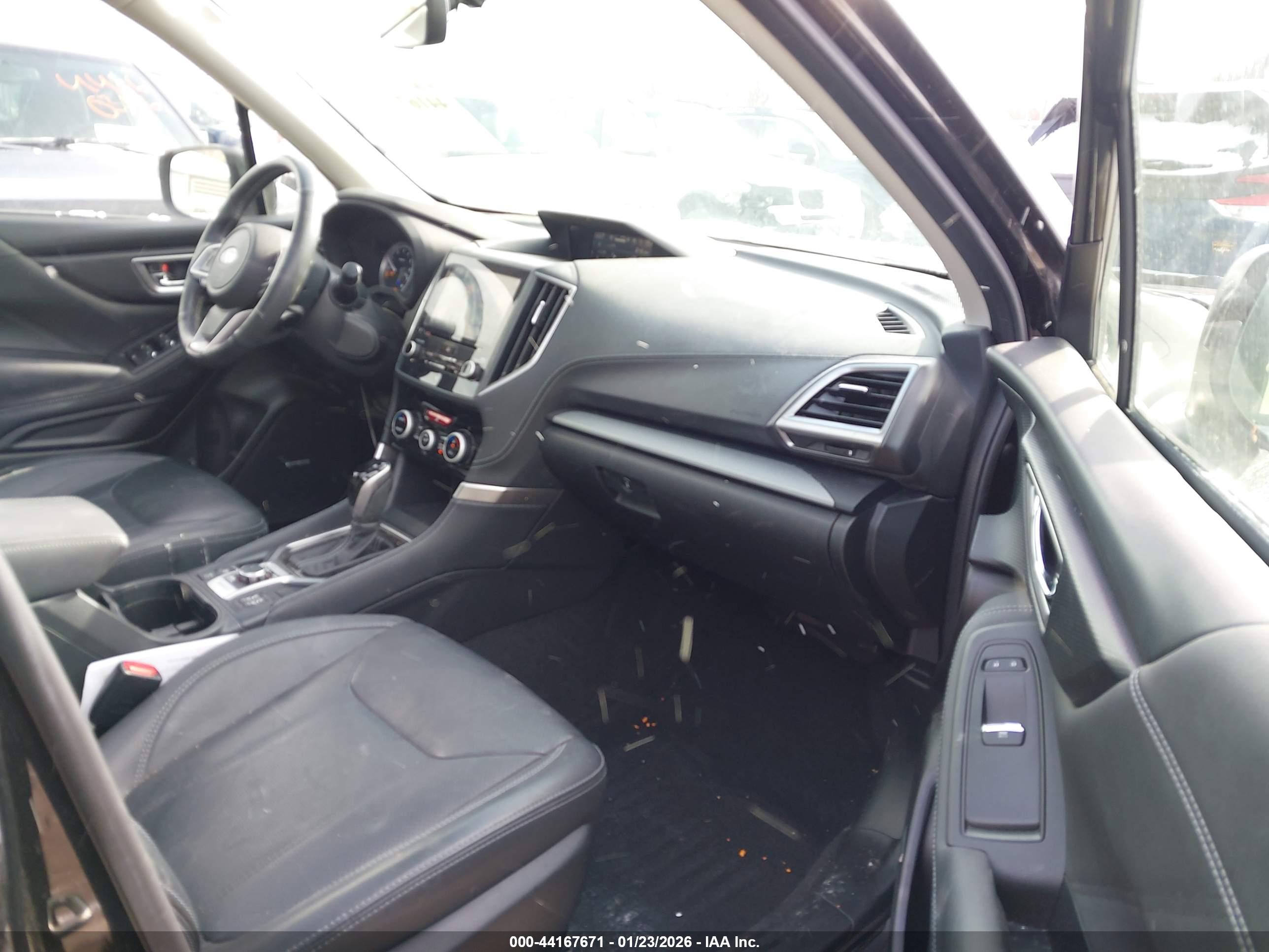 SUBARU FORESTER image 5