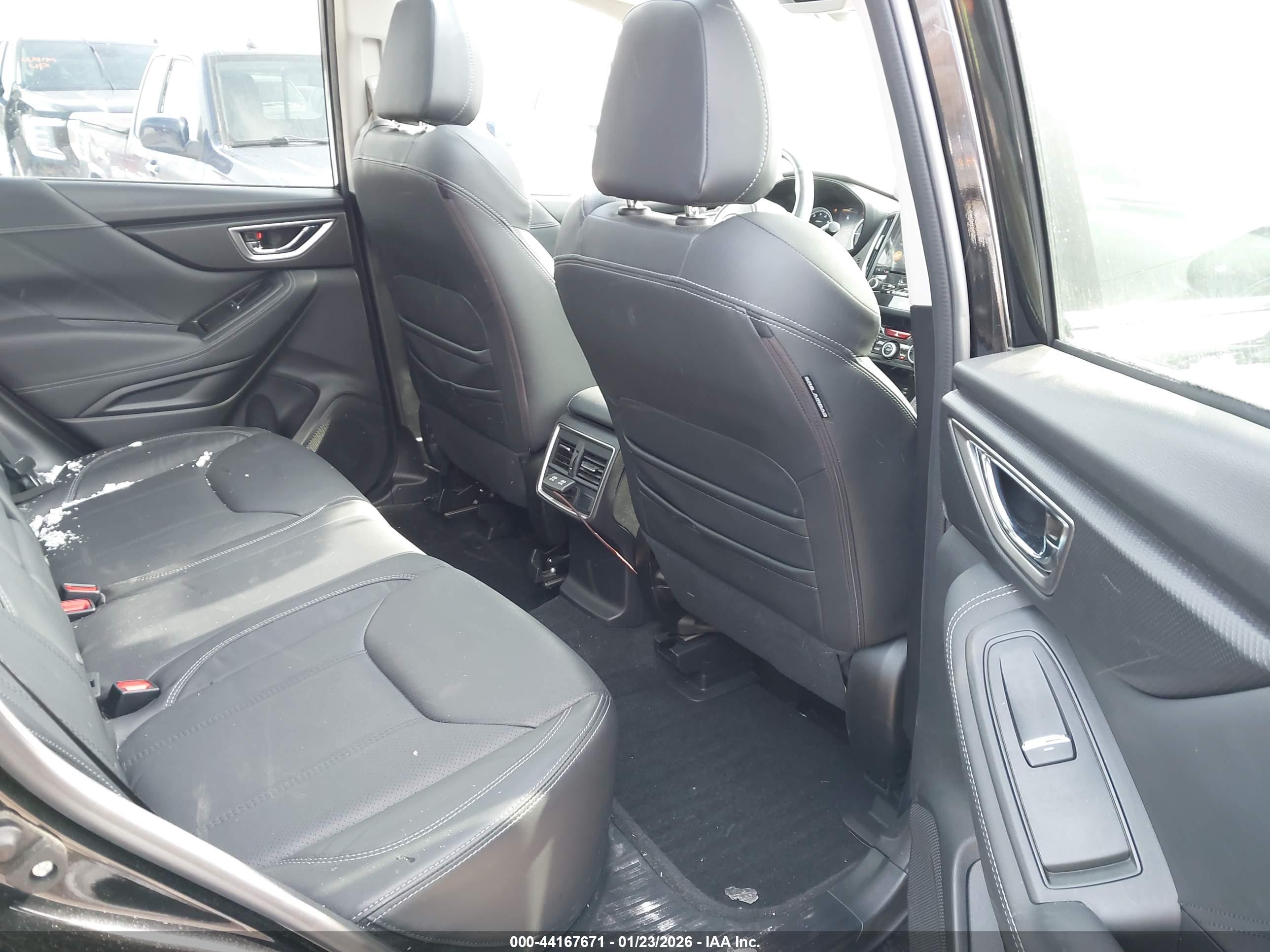 SUBARU FORESTER image 8