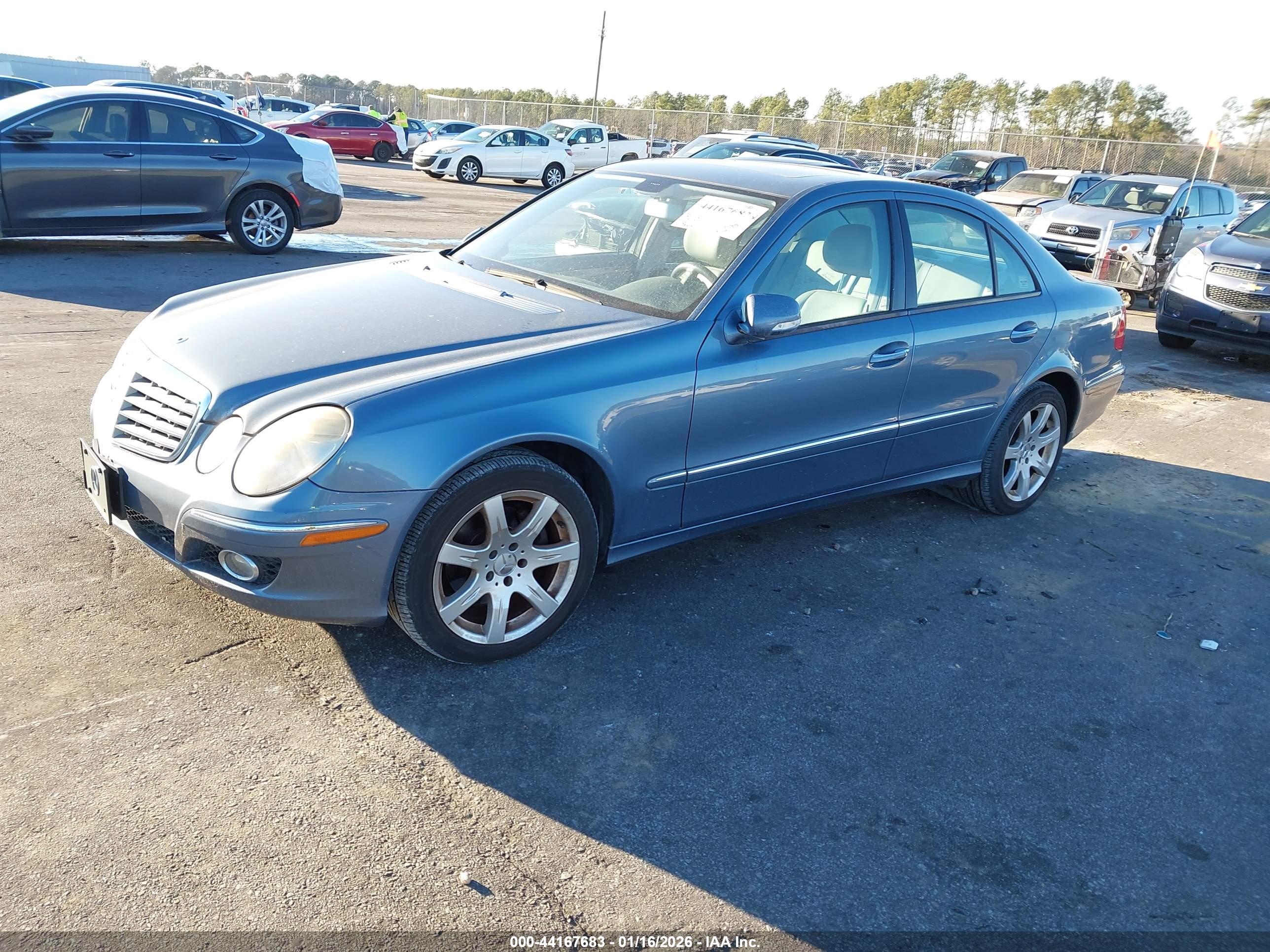 MERCEDES-BENZ E image 2
