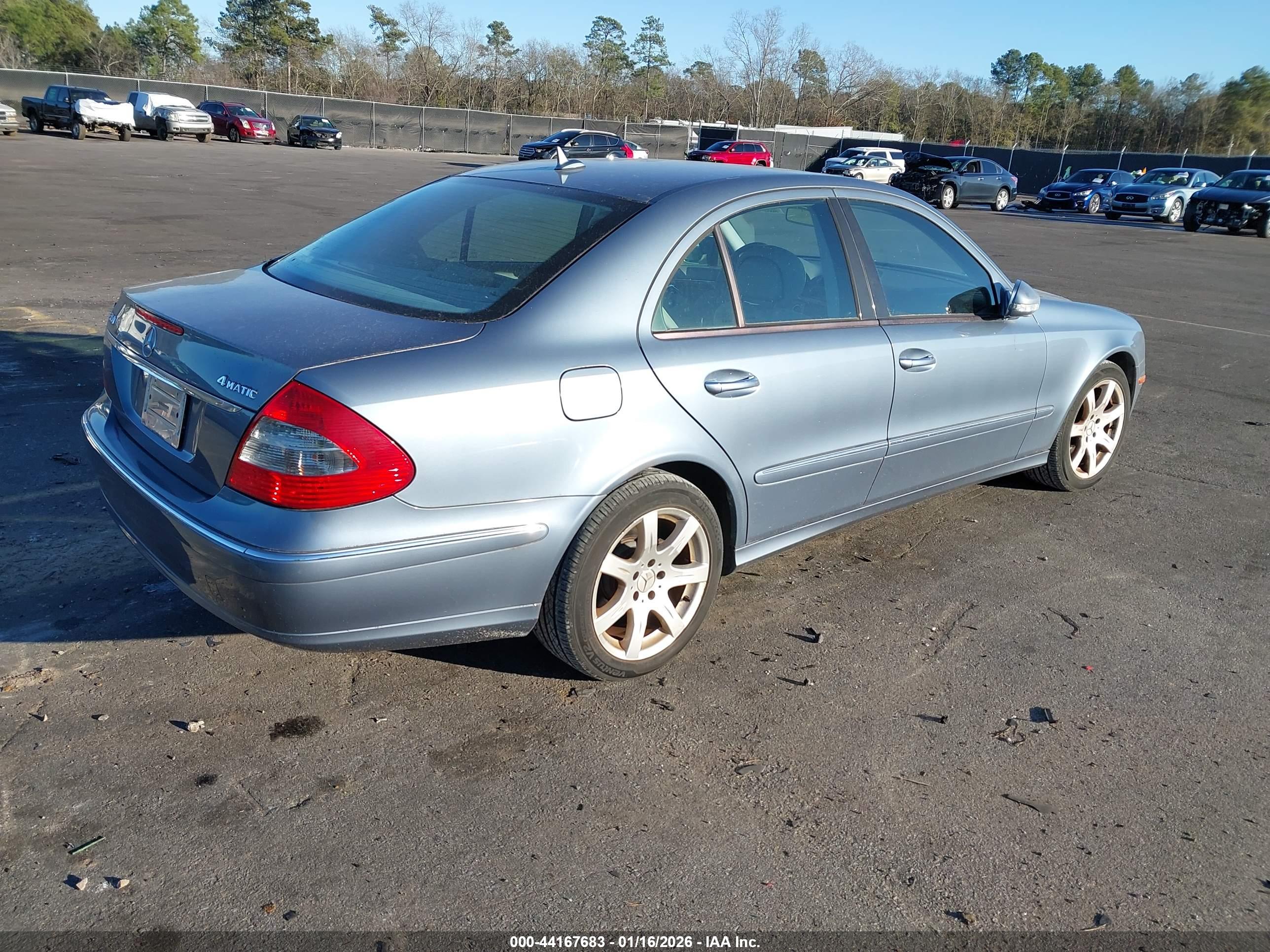MERCEDES-BENZ E image 4
