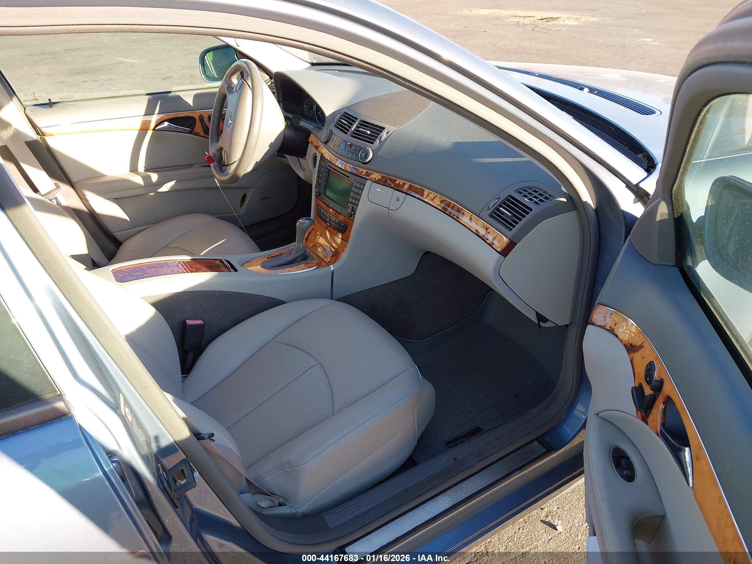 MERCEDES-BENZ E image 5