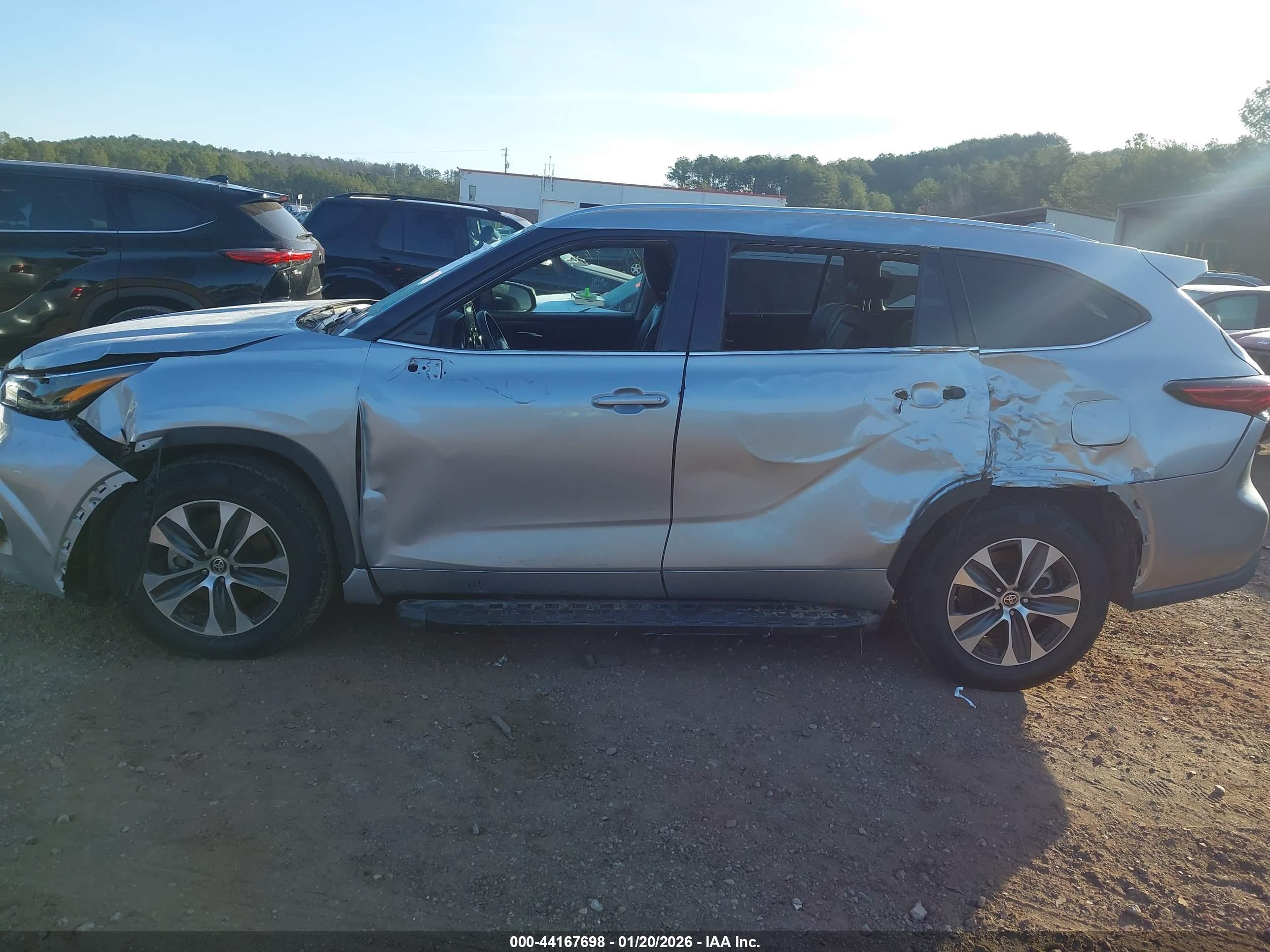 TOYOTA HIGHLANDER image 6