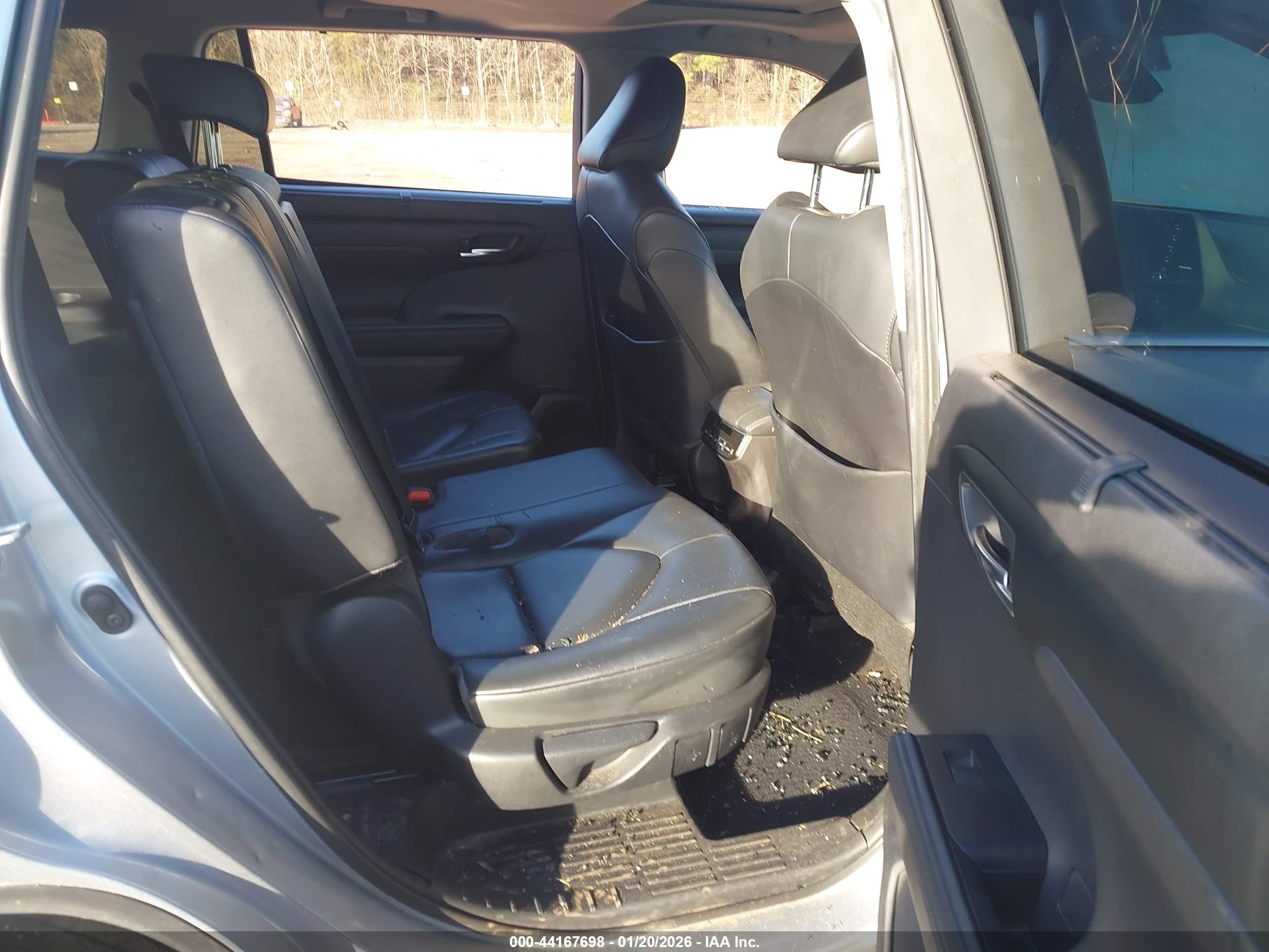 TOYOTA HIGHLANDER image 8