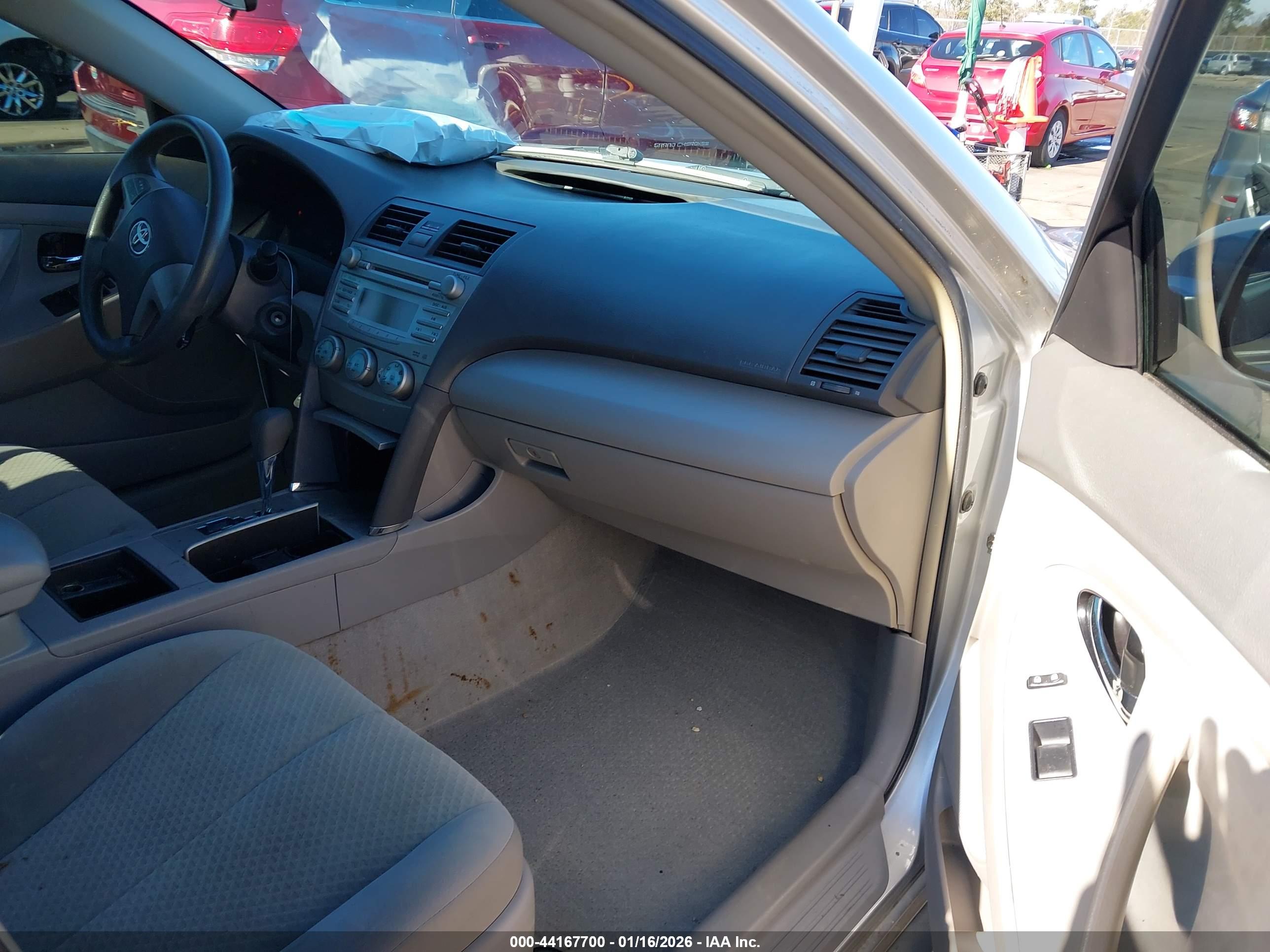 TOYOTA CAMRY image 5