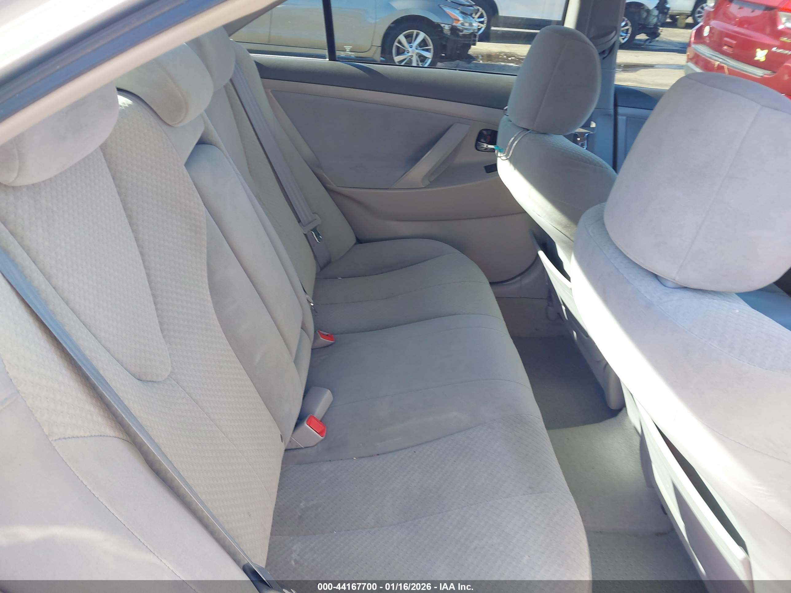 TOYOTA CAMRY image 8