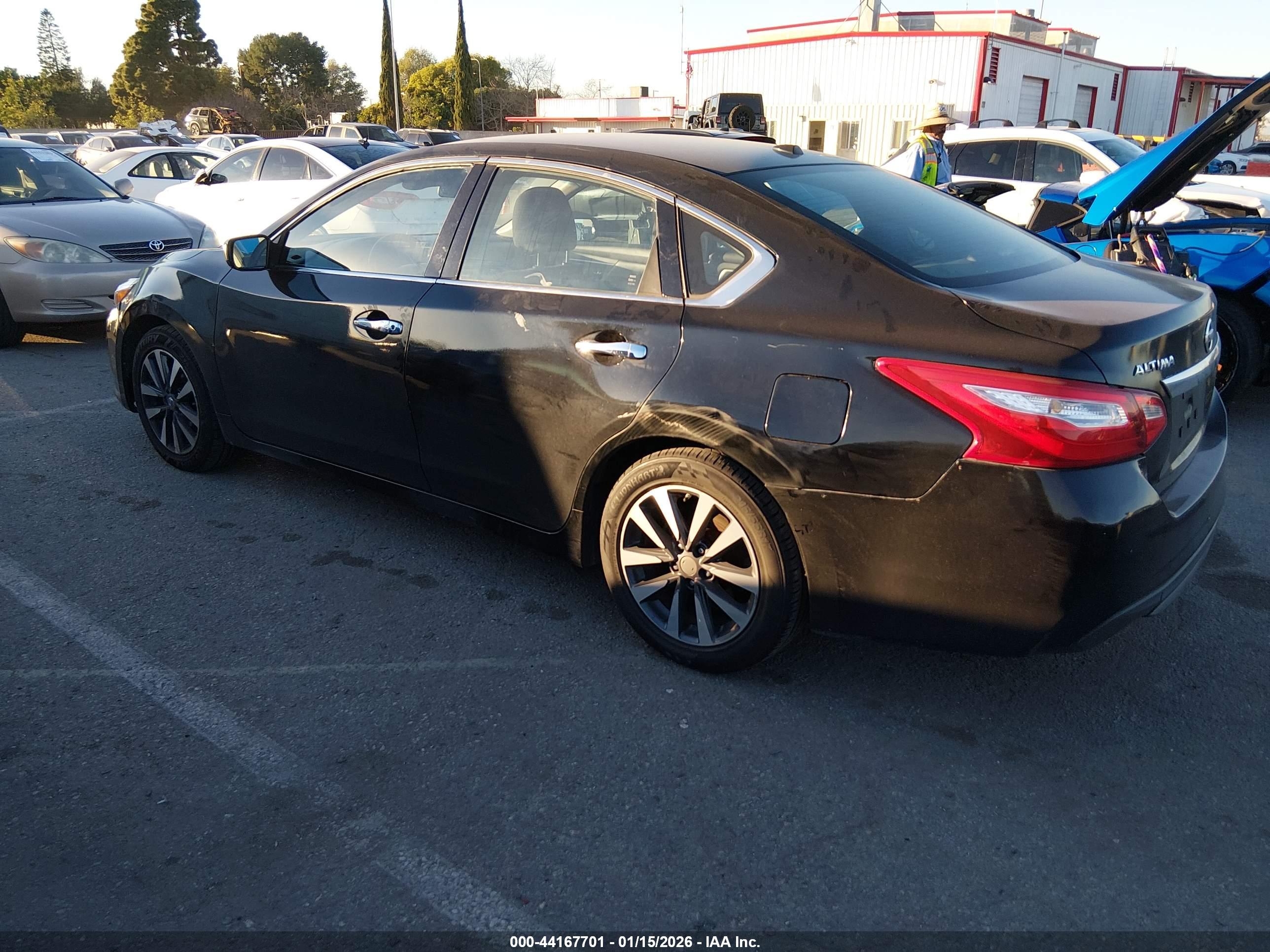 NISSAN ALTIMA image 3
