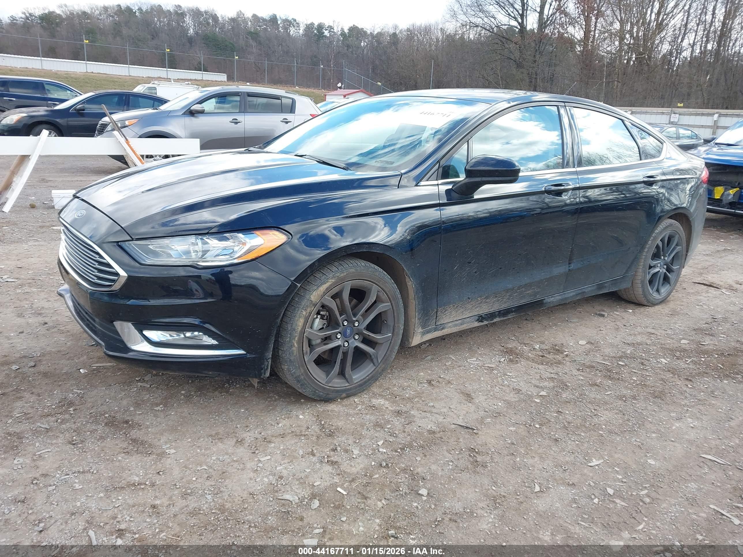FORD FUSION image 2