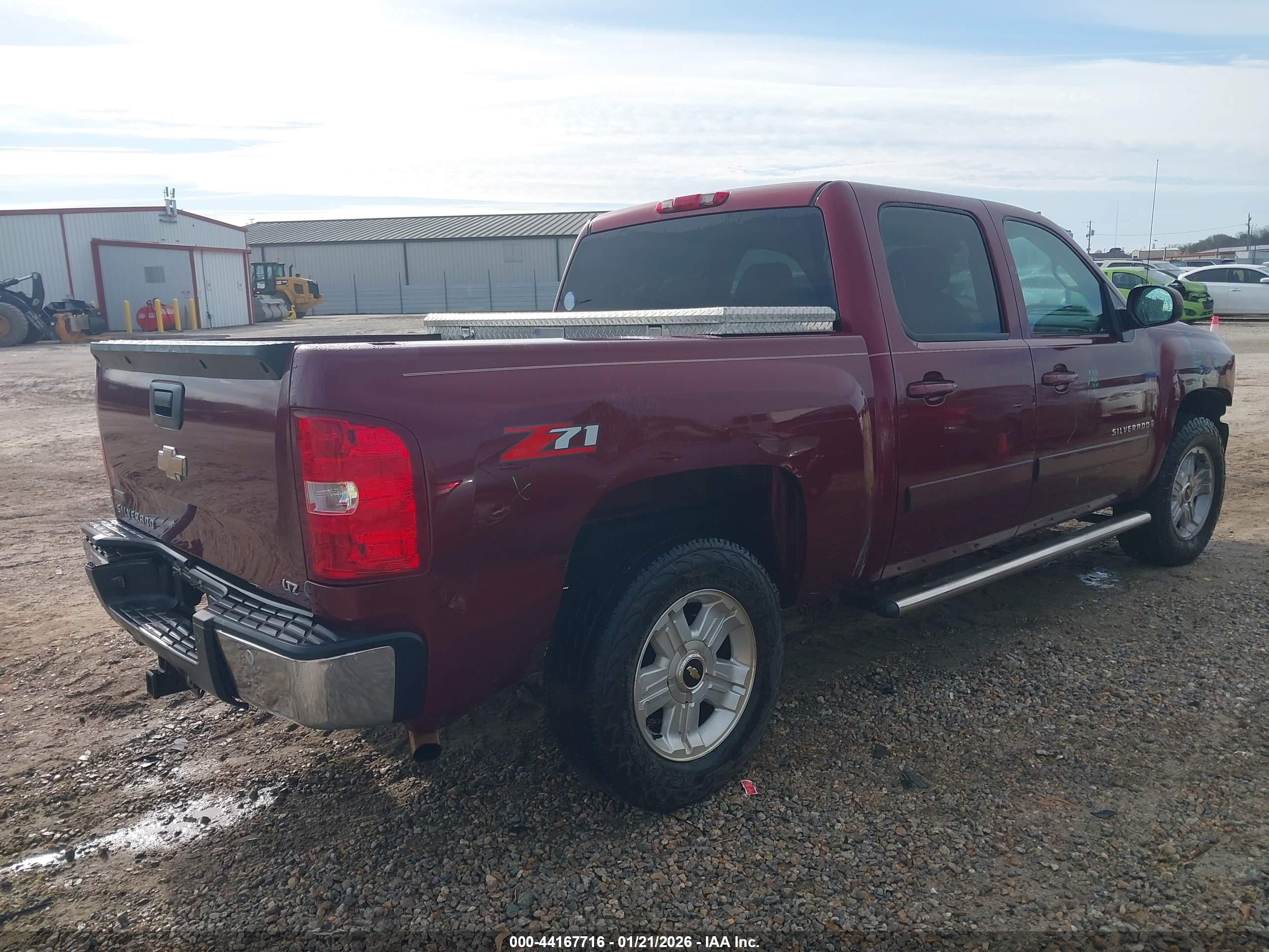 CHEVROLET SILVERADO image 4