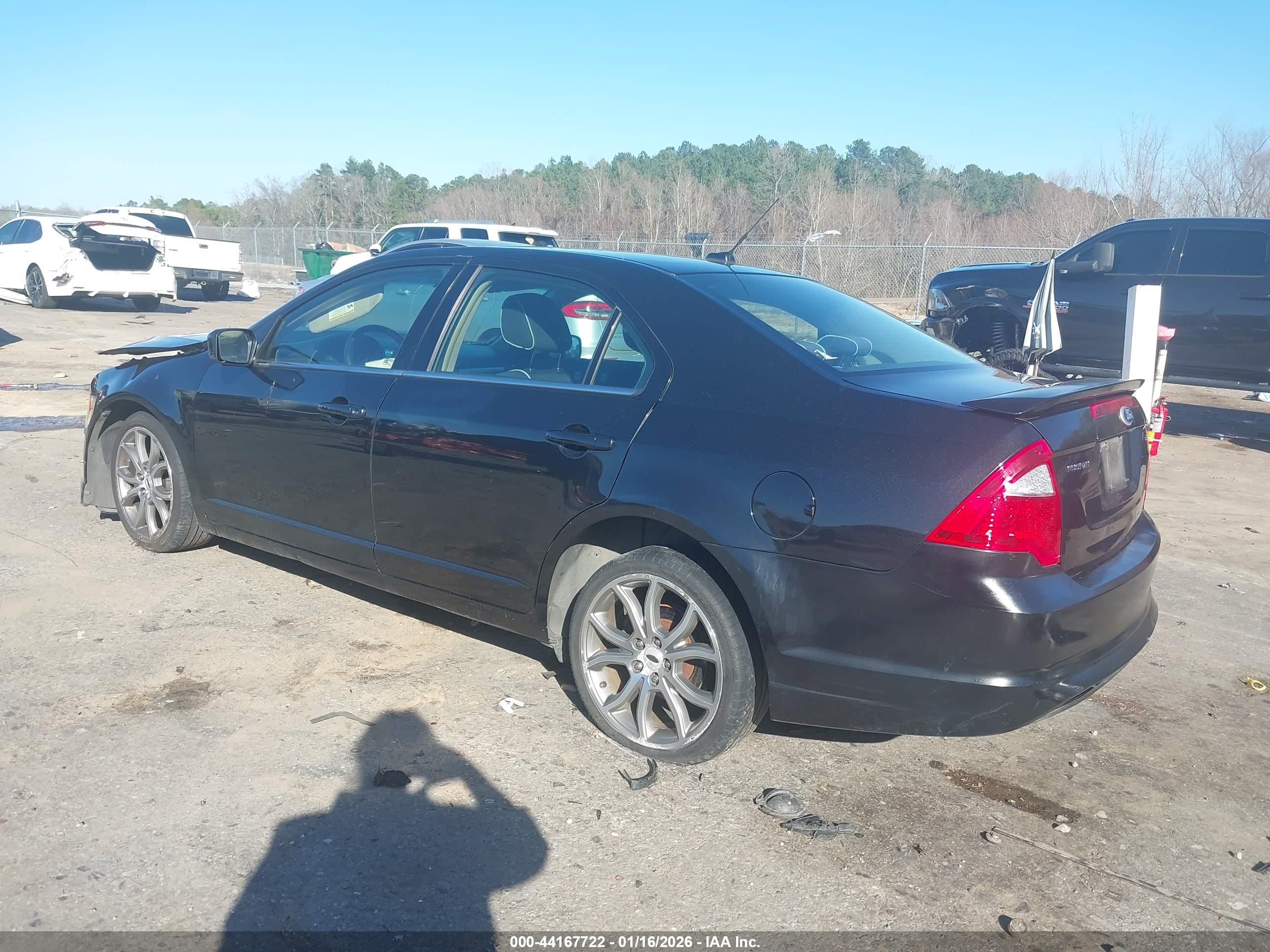 FORD FUSION image 3