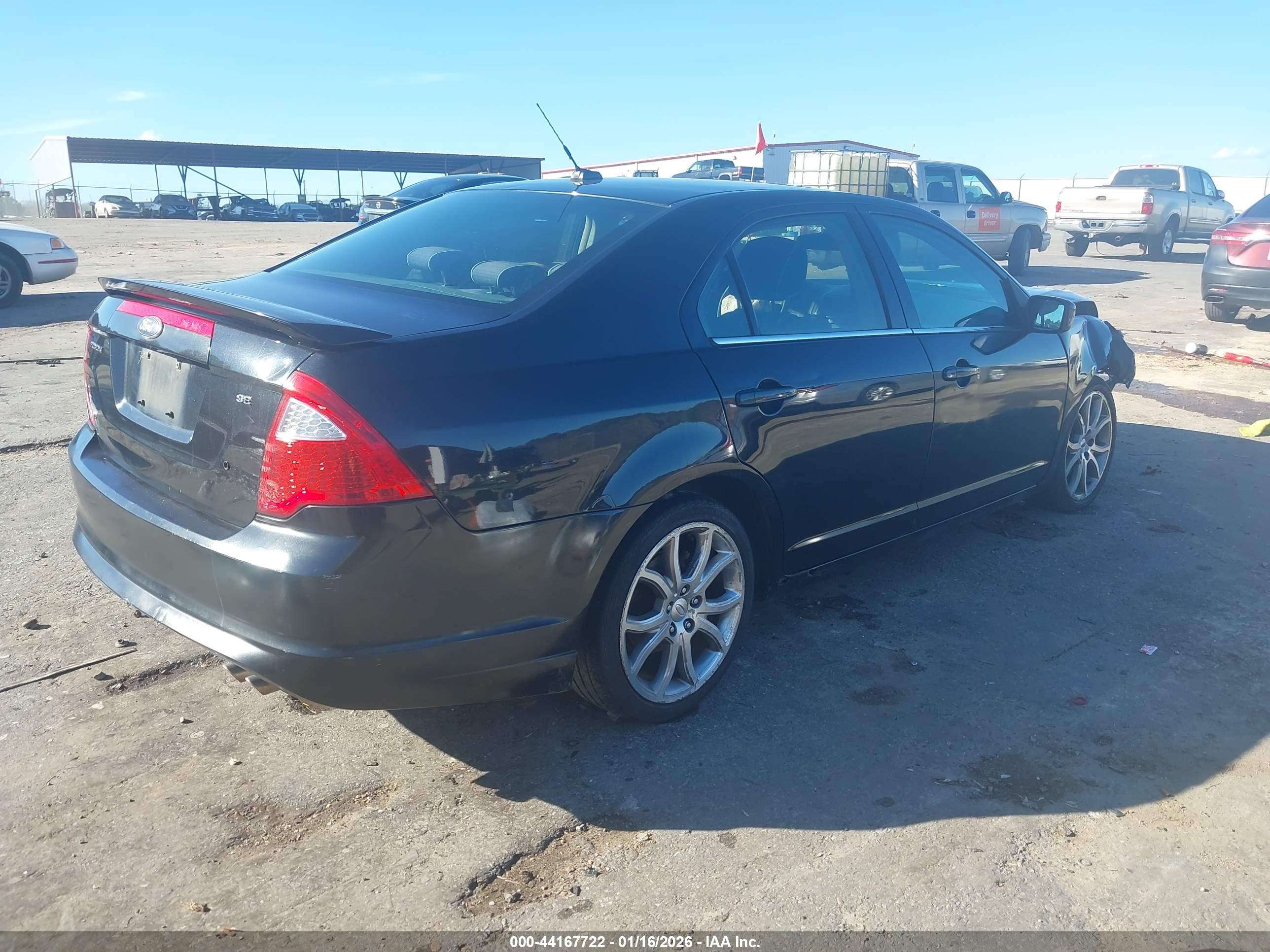FORD FUSION image 4