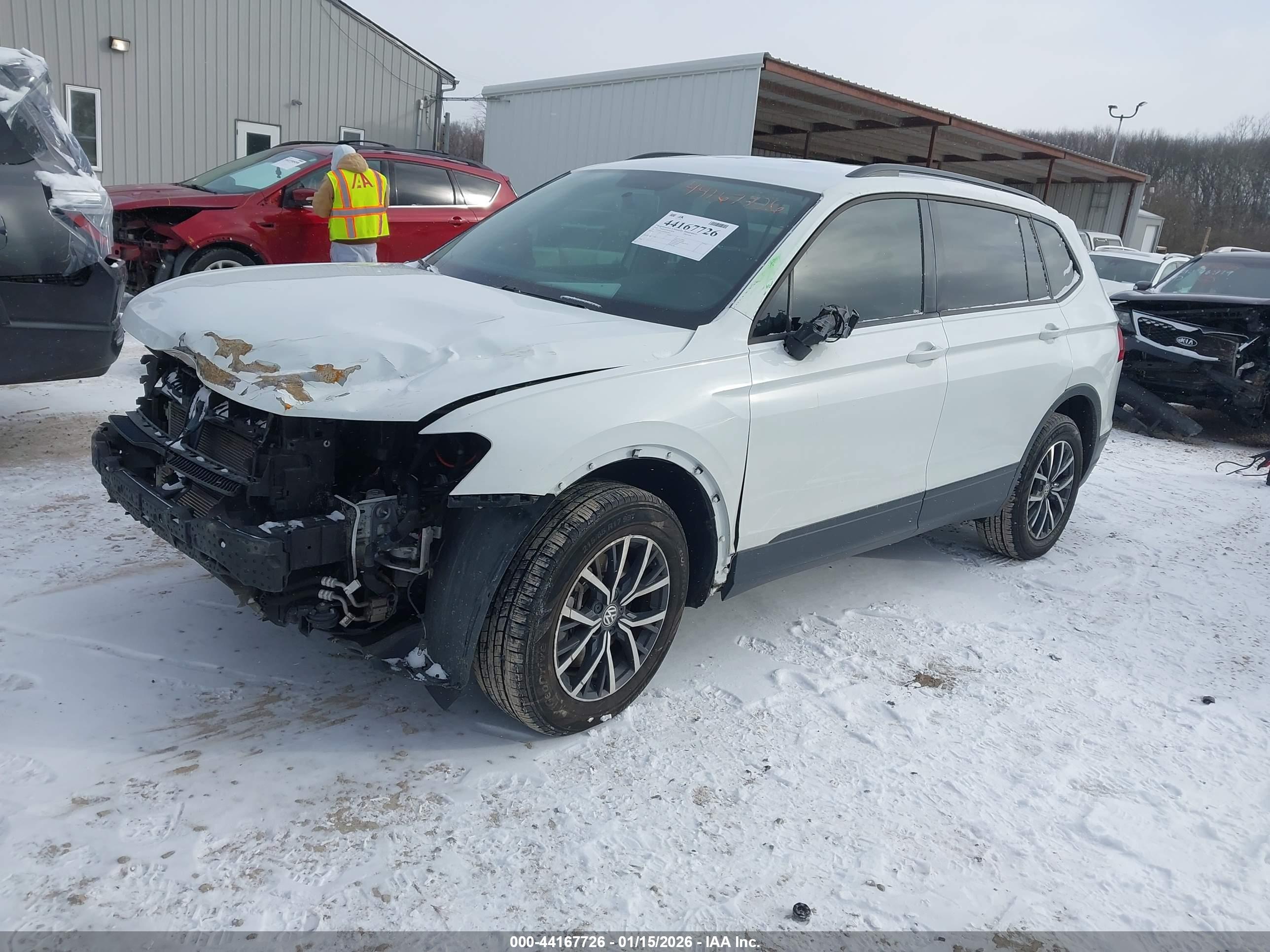 VOLKSWAGEN TIGUAN image 2