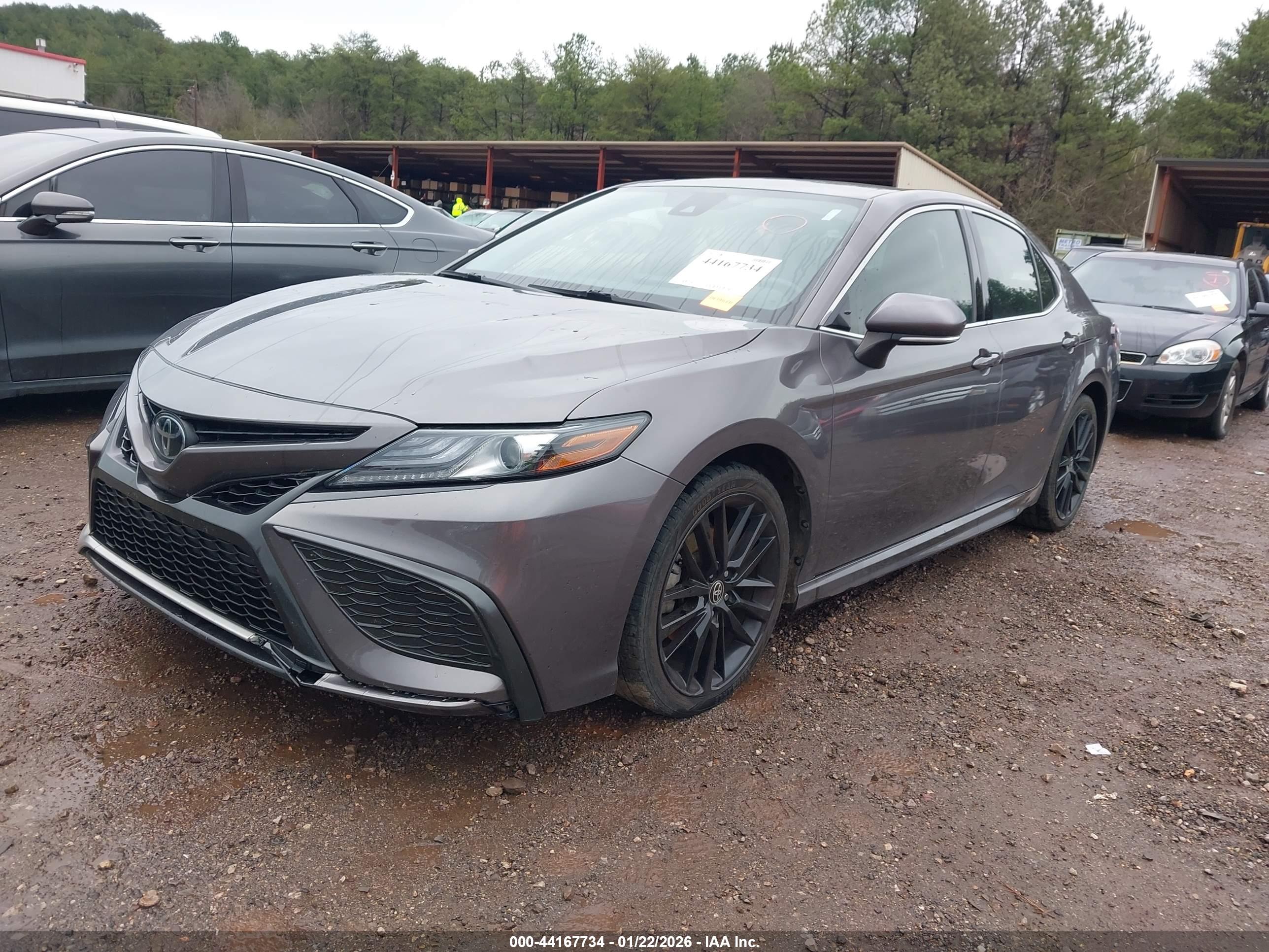 TOYOTA CAMRY image 2