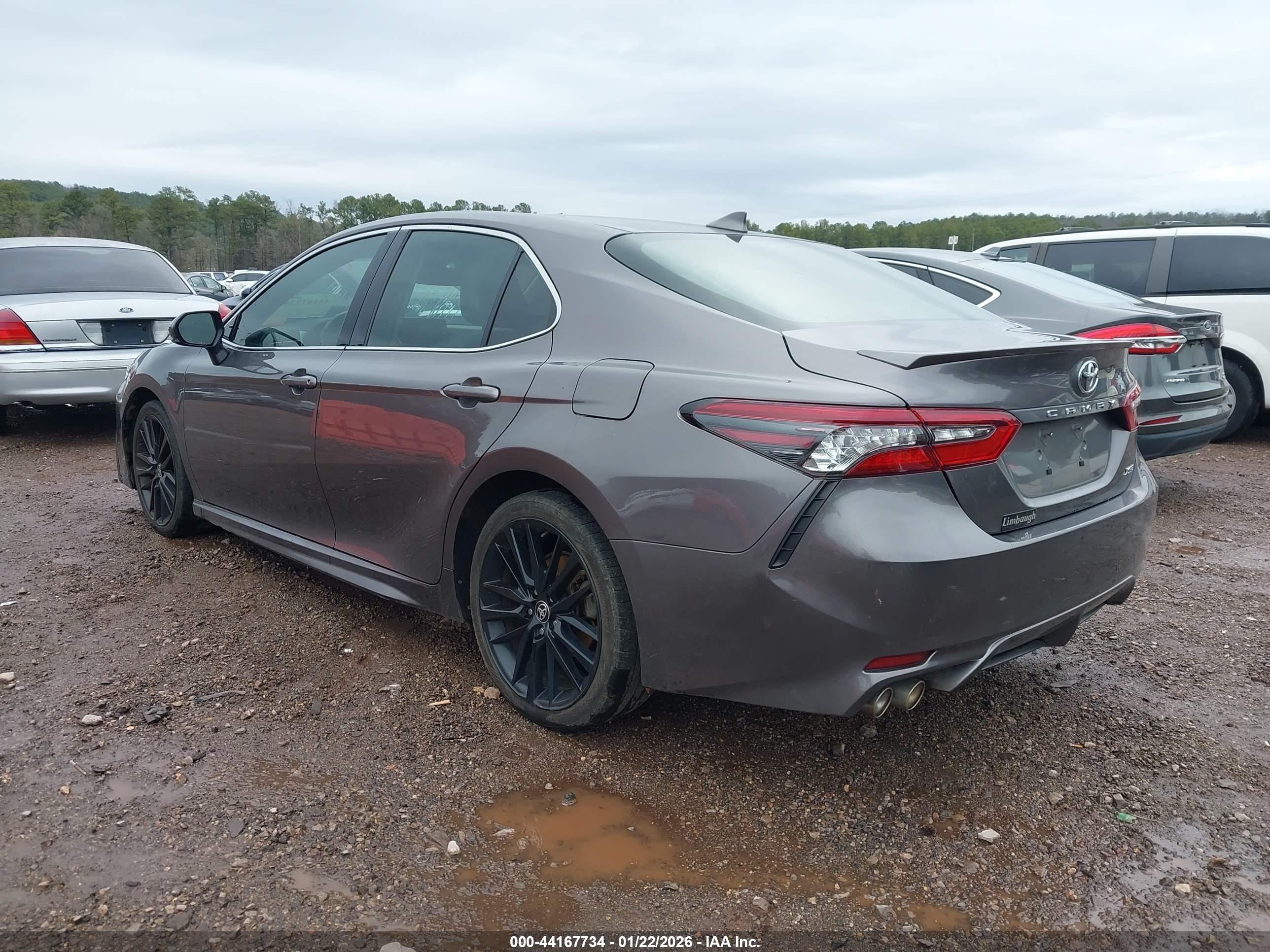 TOYOTA CAMRY image 3