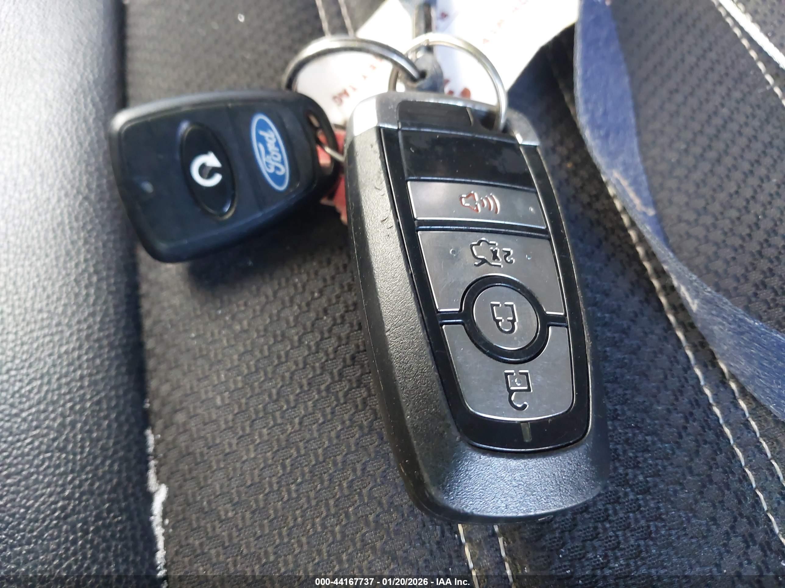 FORD FUSION image 11