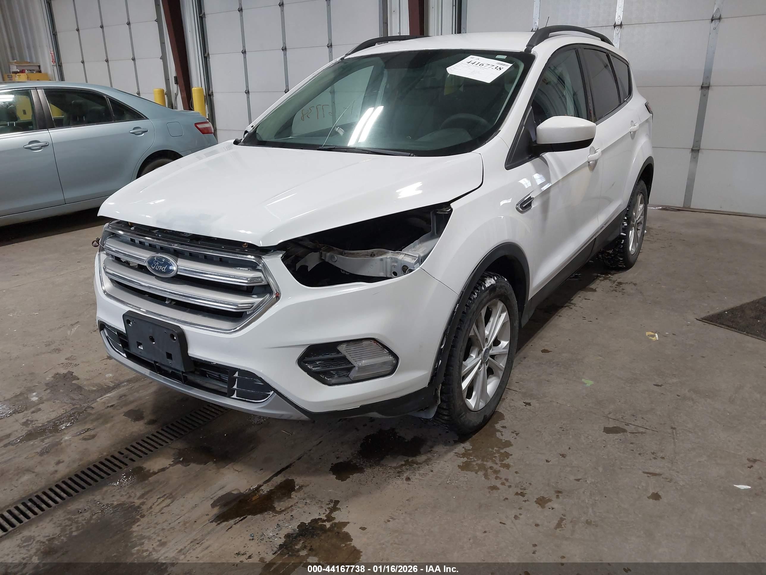FORD ESCAPE image 2