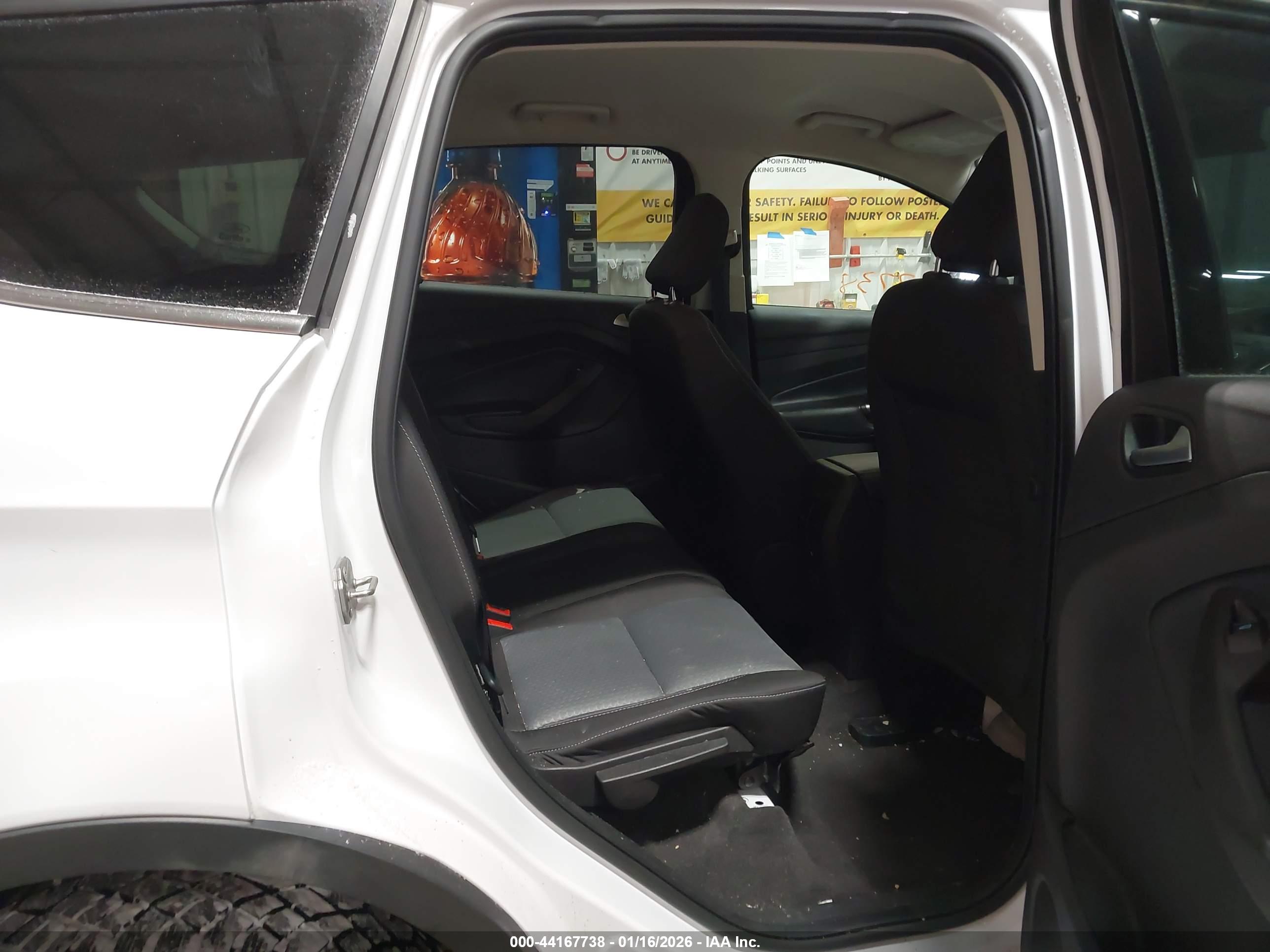 FORD ESCAPE image 8