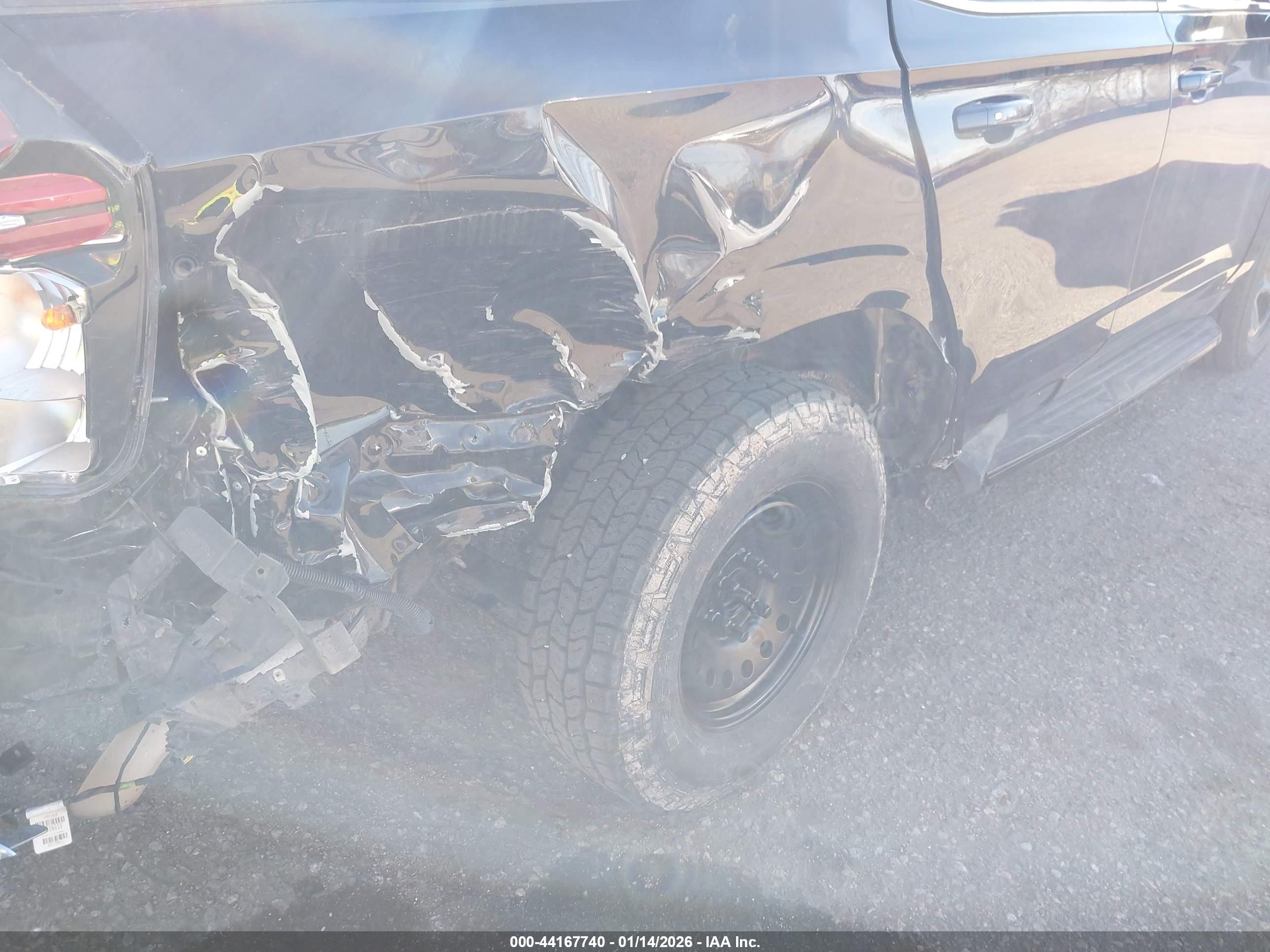 CHEVROLET TAHOE image 6