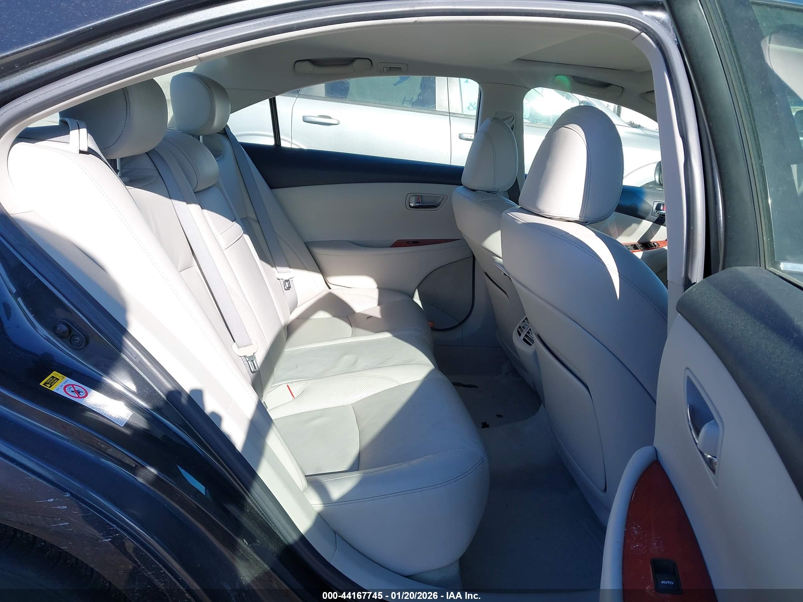 LEXUS ES image 8