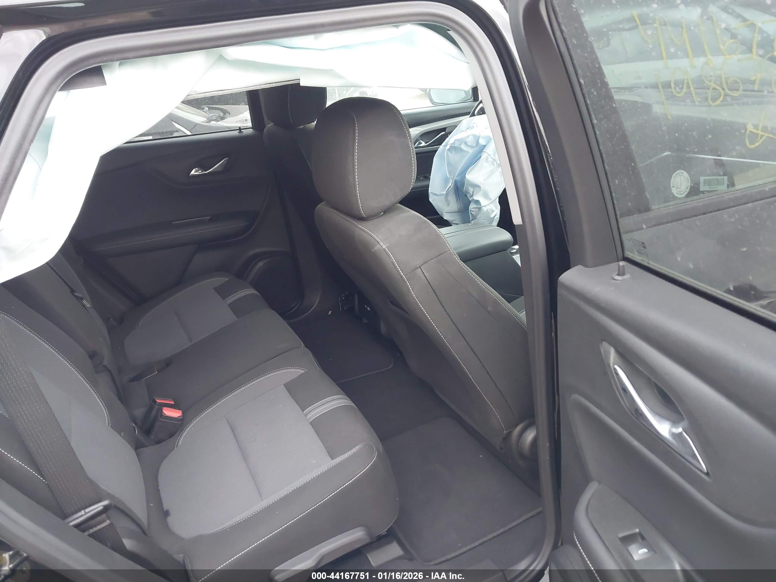 CHEVROLET BLAZER image 8