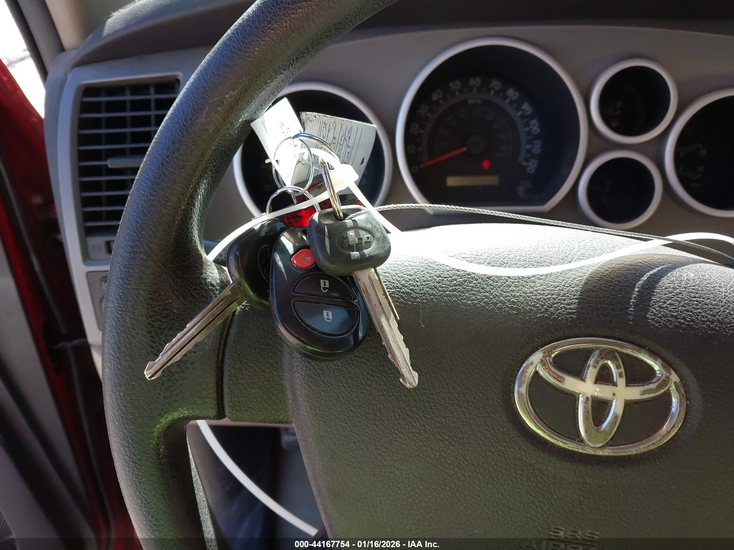 TOYOTA TUNDRA image 11