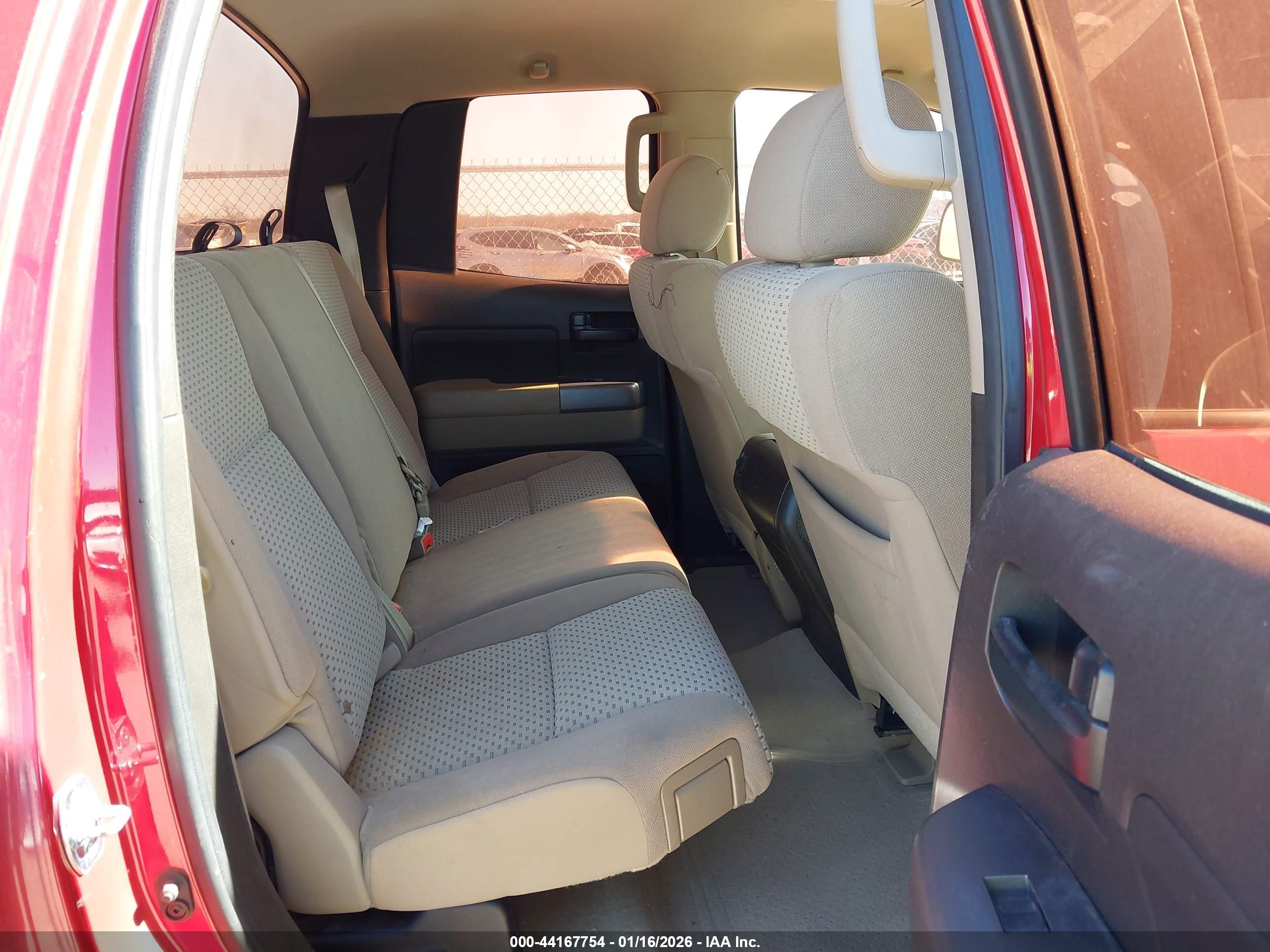 TOYOTA TUNDRA image 8